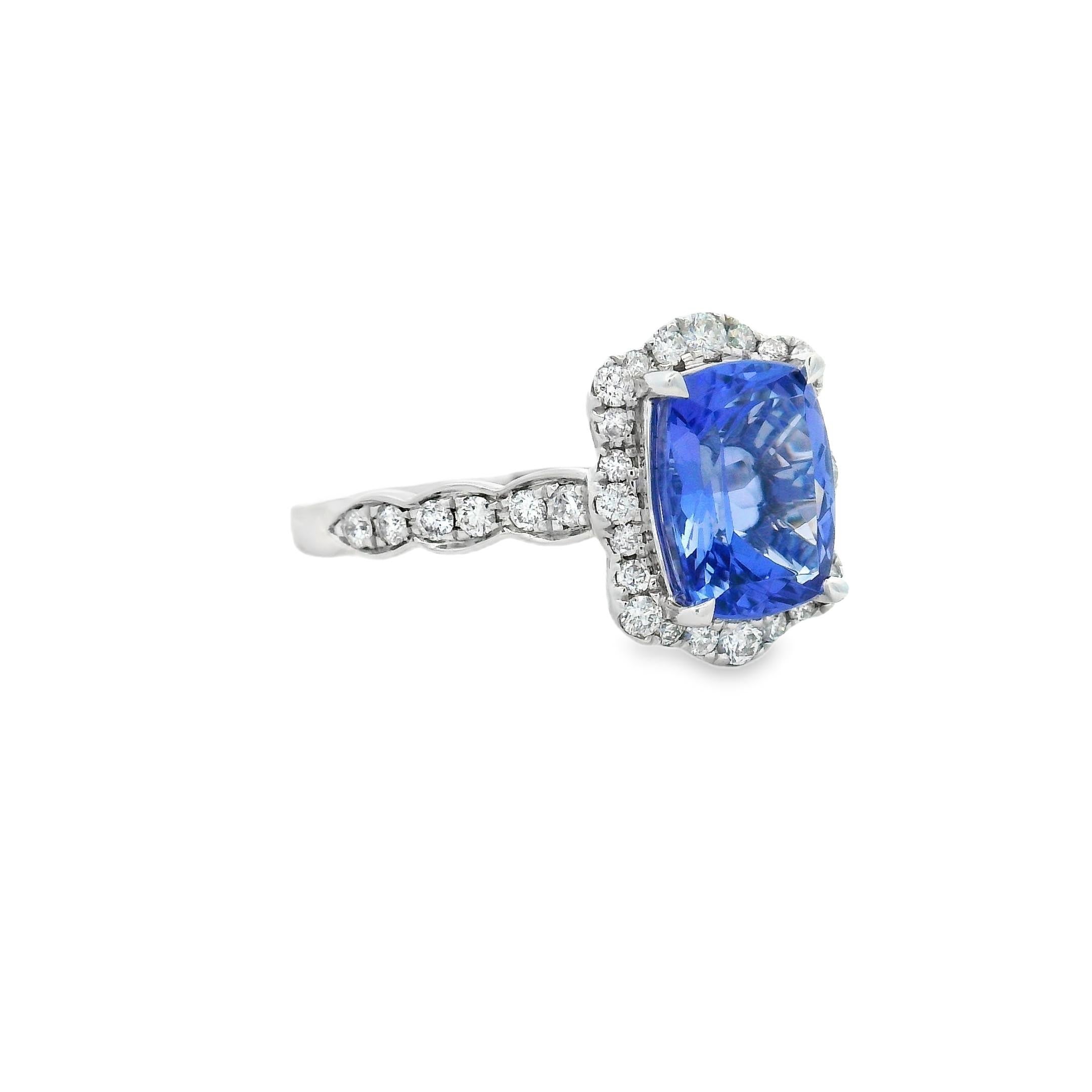 2,30 Karat Cushion Tansanit und Diamant Halo Ring in 14K Weißgold Größe 7 im Angebot 3