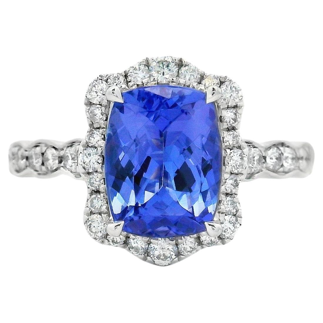 2,30 Karat Cushion Tansanit und Diamant Halo Ring in 14K Weißgold Größe 7 im Angebot