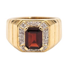 Vintage 2.30 Carat Emerald Cut Red Garnet Diamond 9 Carat Yellow Gold Mens Signet Ring