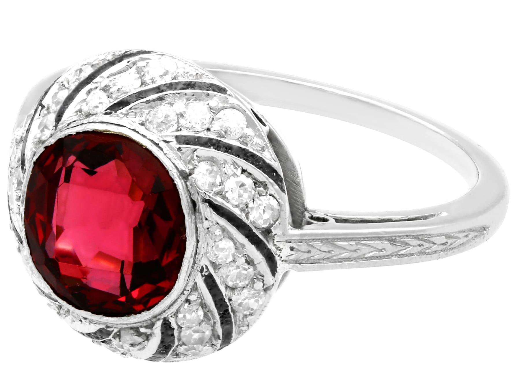 Cocktailring aus Platin mit 2,30 Karat Granat und 0,30 Karat Diamant CIRCA 1920 (Rundschliff) im Angebot