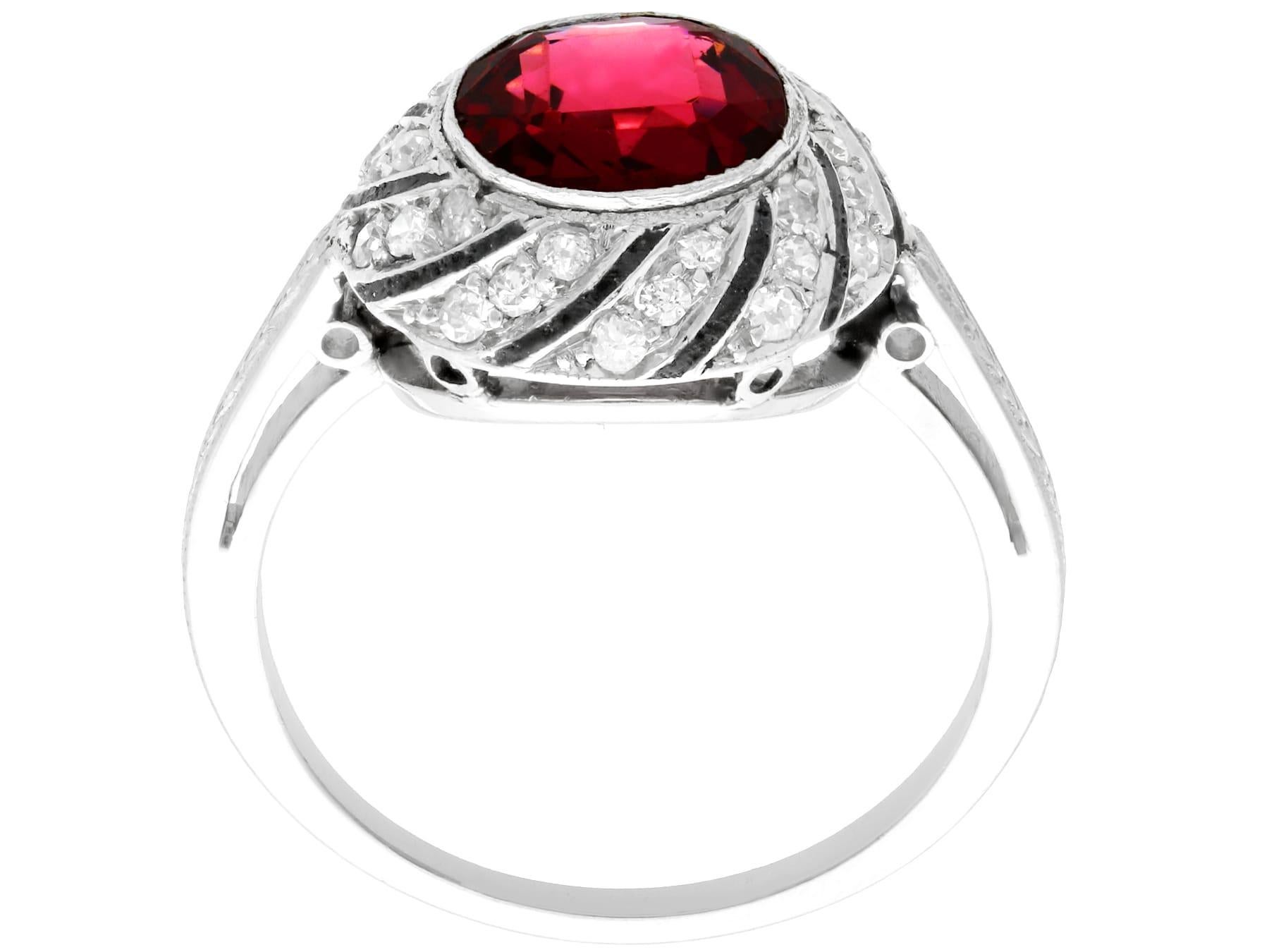 Cocktailring aus Platin mit 2,30 Karat Granat und 0,30 Karat Diamant CIRCA 1920 für Damen oder Herren im Angebot