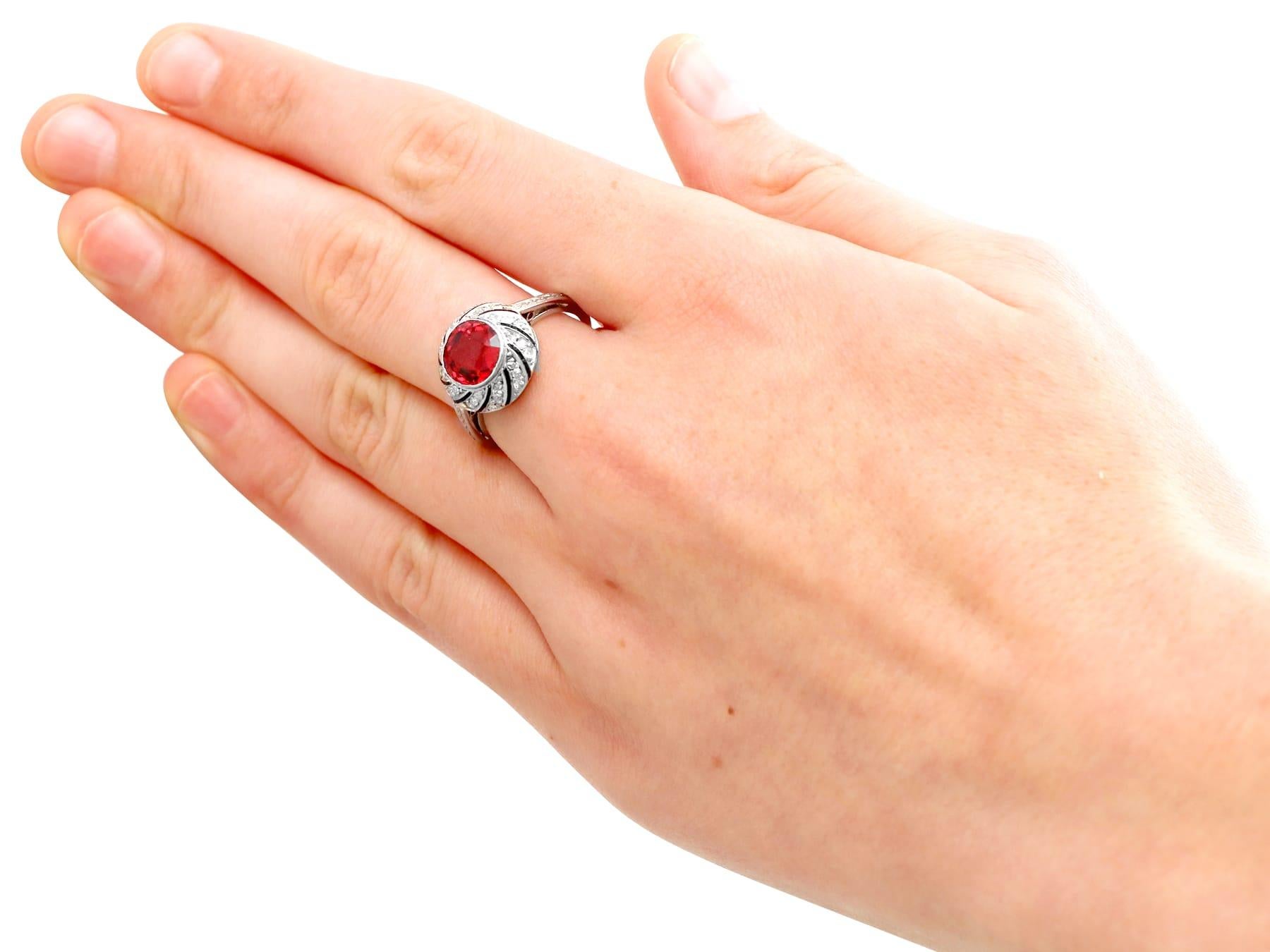Cocktailring aus Platin mit 2,30 Karat Granat und 0,30 Karat Diamant CIRCA 1920 im Angebot 1