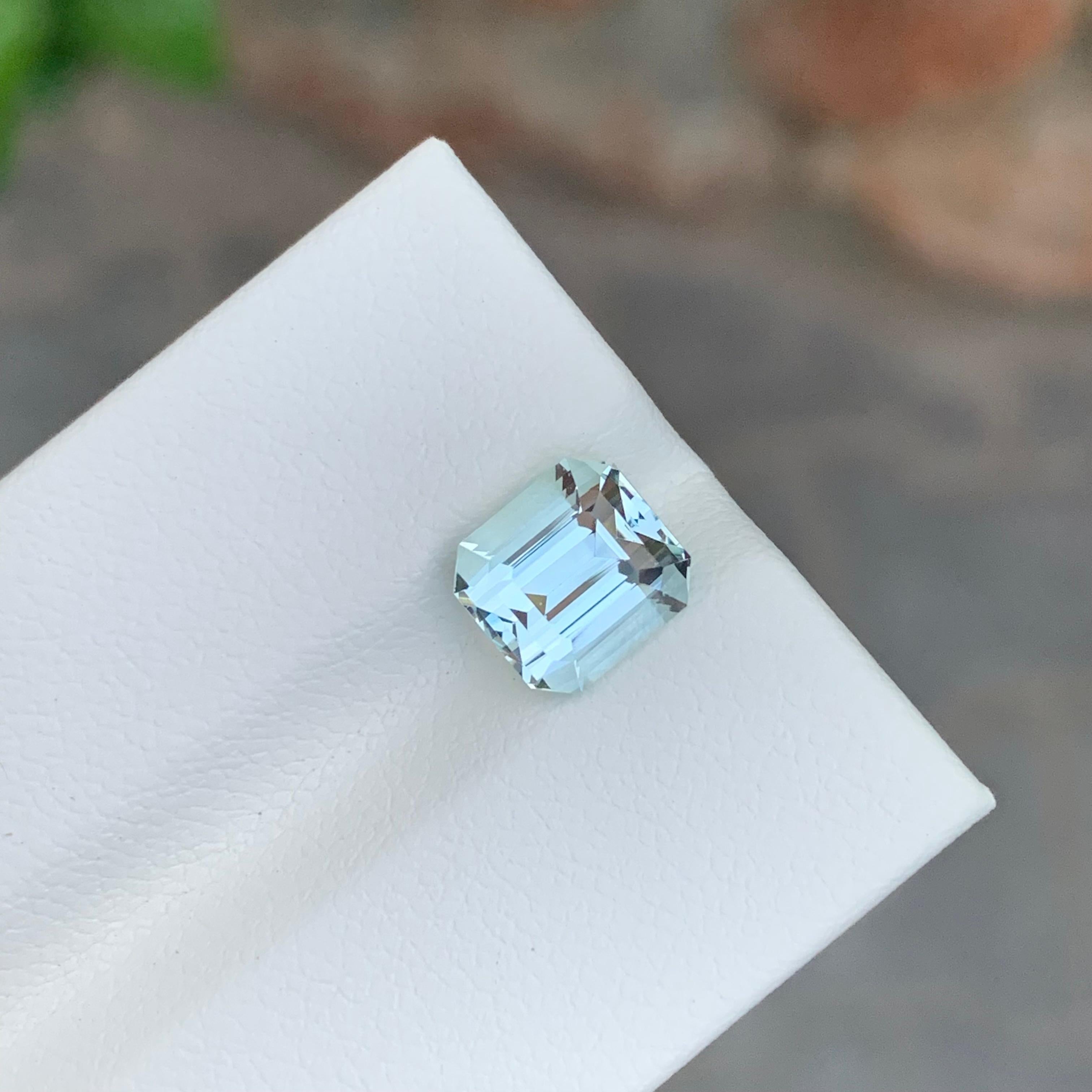 2.30 Carat Genuine Natural Loose Aquamarine Cushion Shape Gemstone In New Condition For Sale In Peshawar, PK