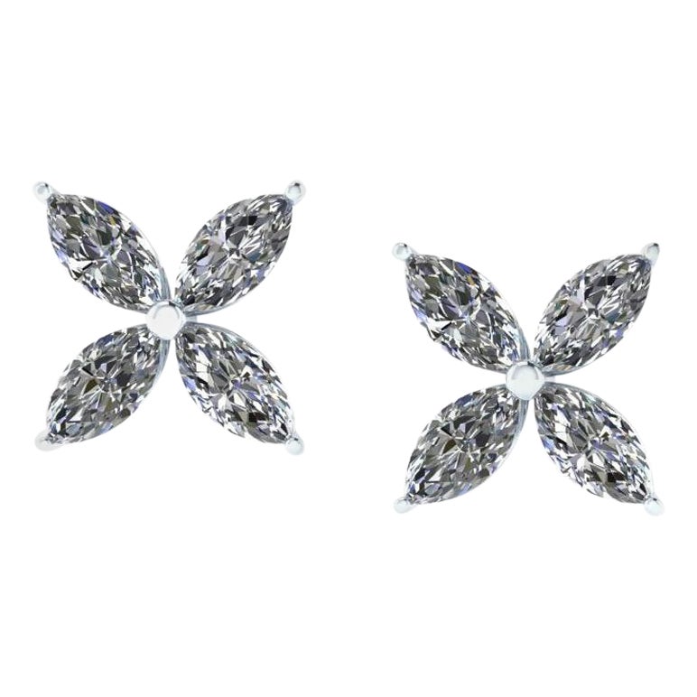 Boucles d'oreilles en platine avec fleur et diamant marquise de 2,30 carats en vente