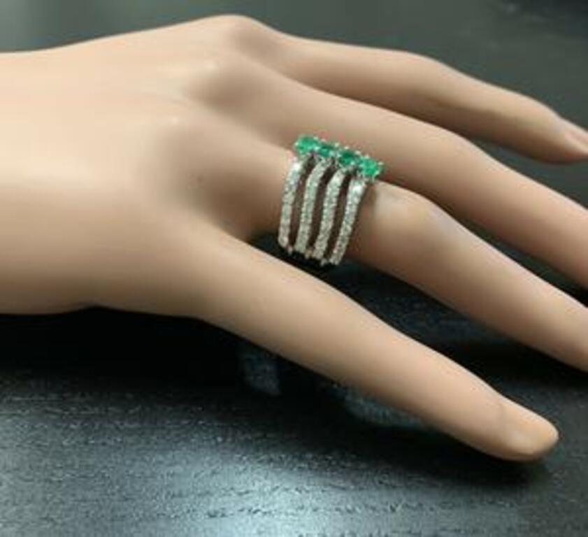 2.30 Carat Natural Emerald and Diamond 14 Karat Solid White Gold Ring For Sale 2