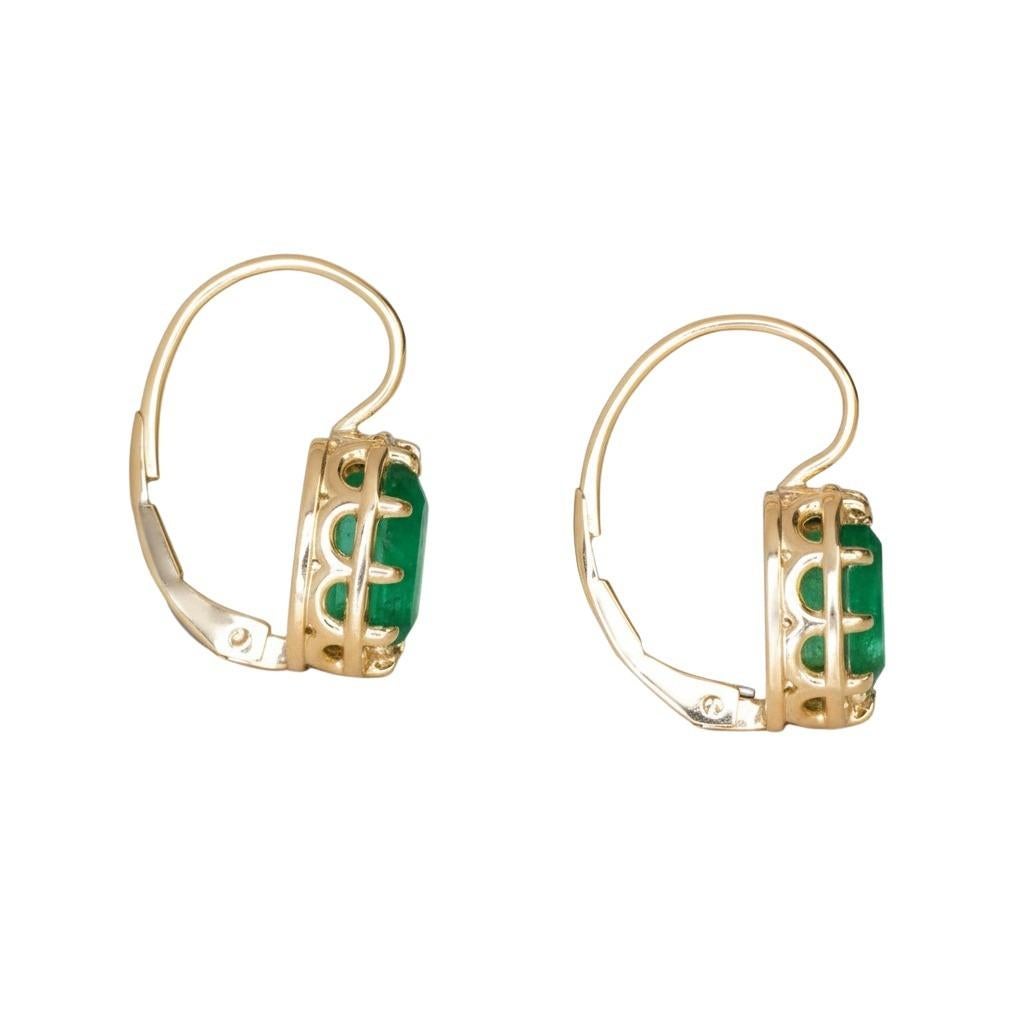 2,30 Karat natürlicher Smaragd Oval 14k Gelbgold Vintage inspiriert Tropfen Ohrringe im Zustand „Neu“ im Angebot in Chicago, IL