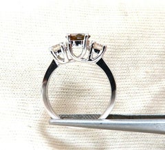 2.30 Carat Natural Fancy Color Sapphire Diamonds Ring 14 Karat Classic Three* (Bague saphir de couleur)