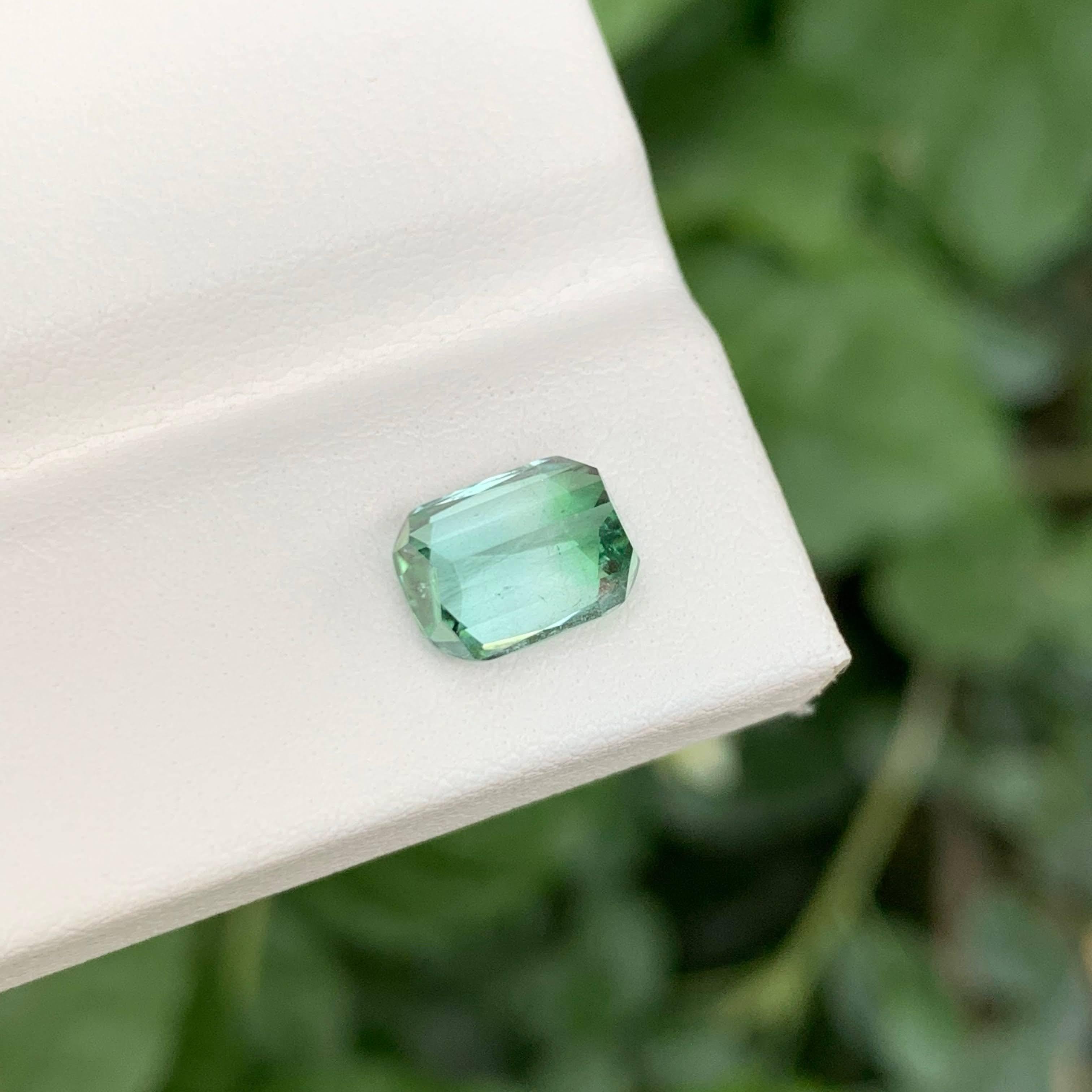 Moderne 2.30 Carat Natural Loose Bi color Tourmaline Stone Cushion Cut Afghani Gemstone en vente