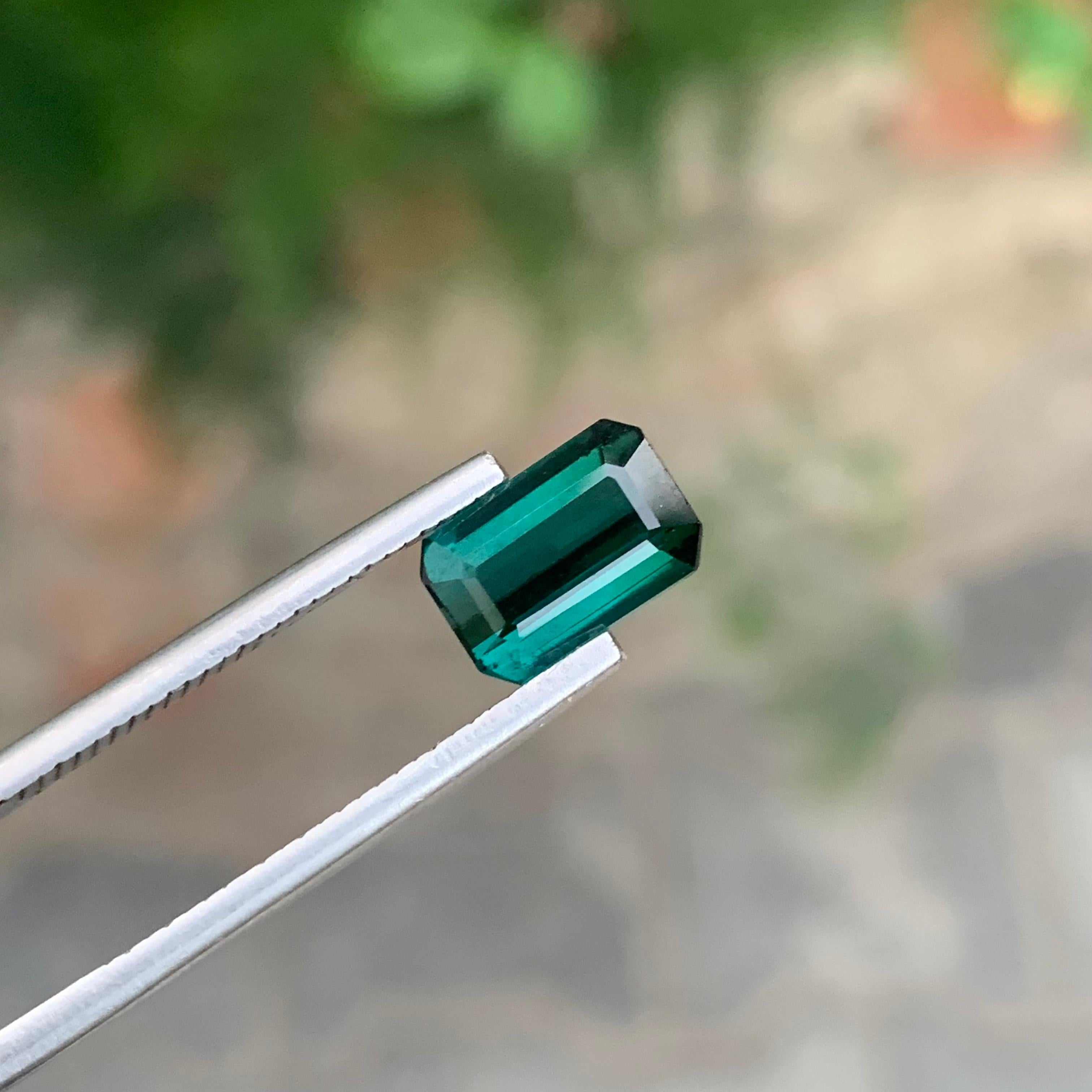 2.30 quilates de turmalina natural suelta de laguna profunda en forma de esmeralda Gema en Nuevo estado para la venta en Peshawar, PK