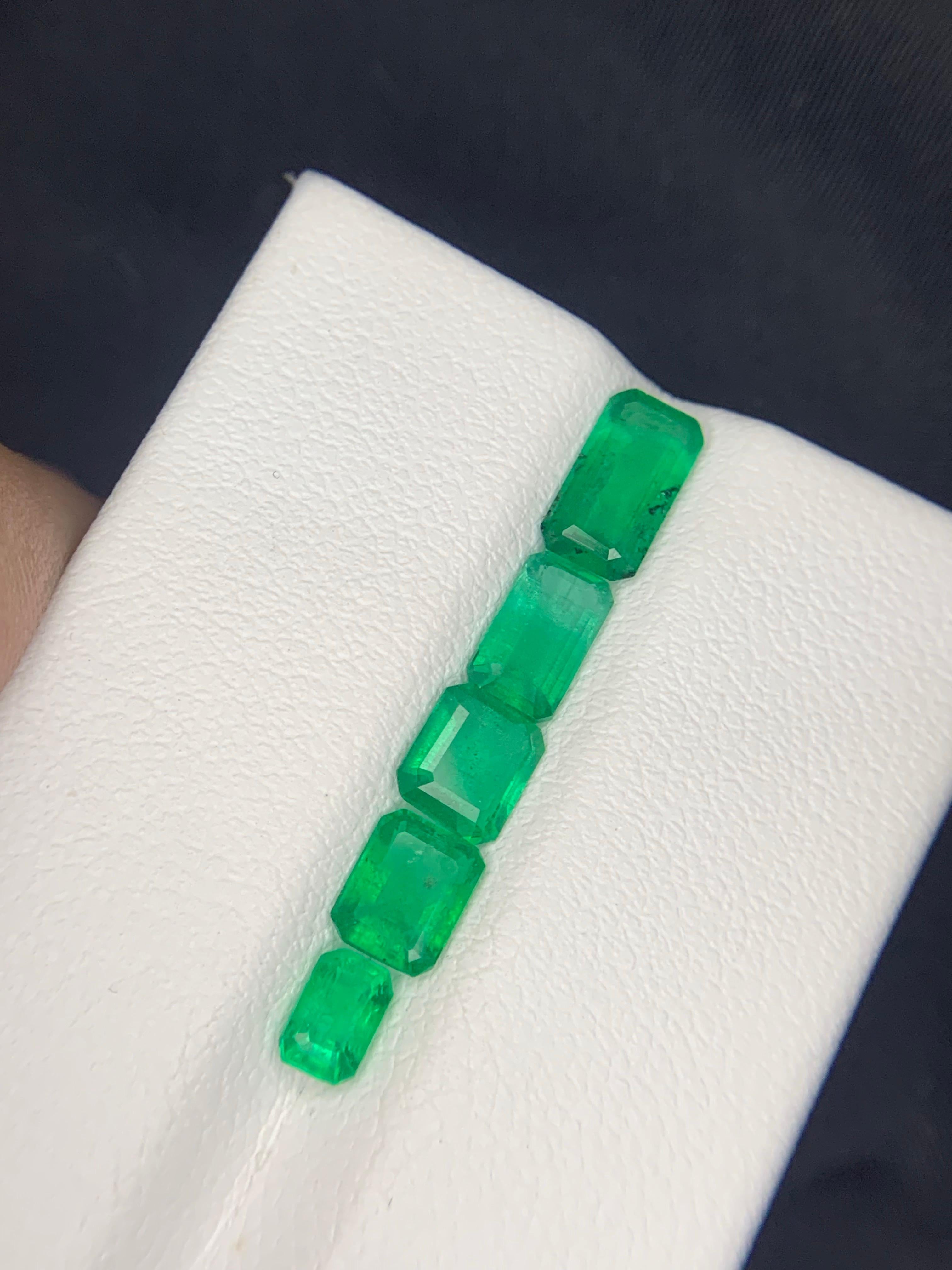 Lotto di smeraldi naturali sfusi da 2,30 carati per la creazione di gioielli in vendita 5