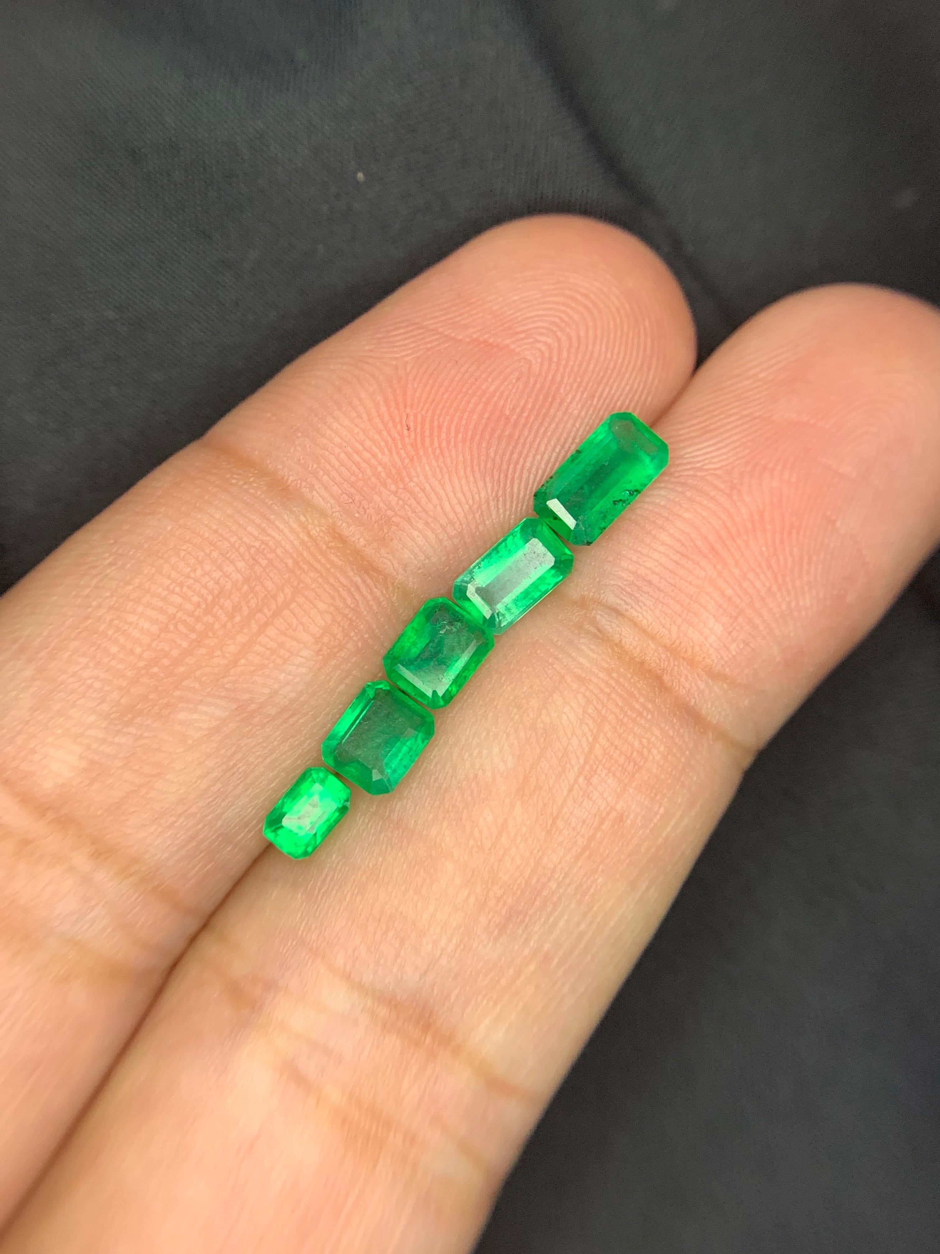 Lotto di smeraldi naturali sfusi da 2,30 carati per la creazione di gioielli in vendita 2