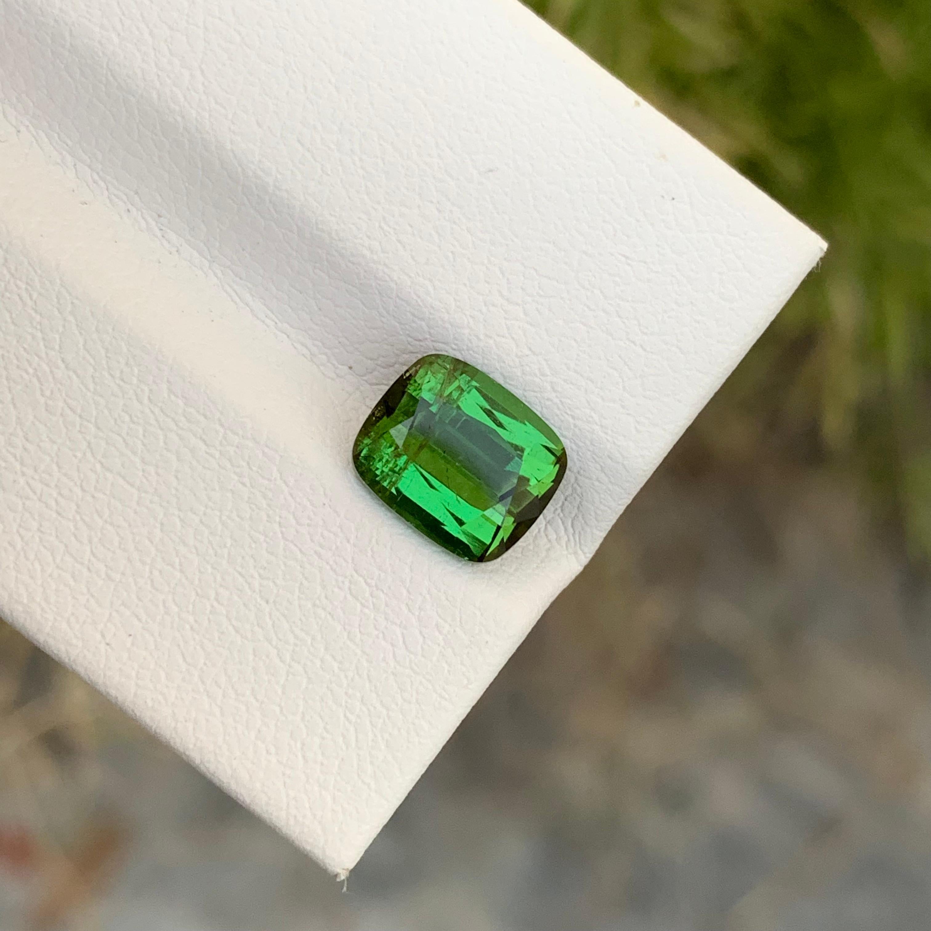 2.30 Carat Natural Loose Green Tourmaline Cushion Shape Gem For Ring Jewellery For Sale 2
