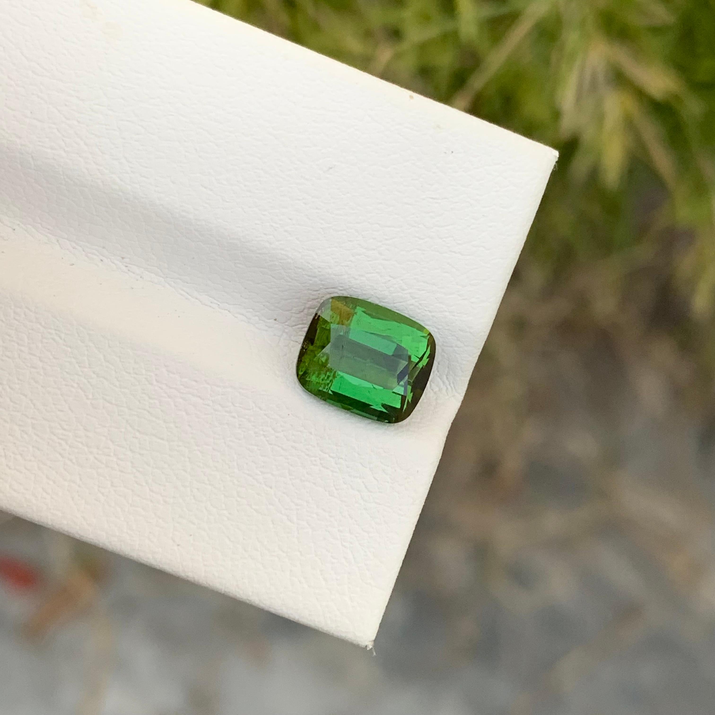 2.30 Carat Natural Loose Green Tourmaline Cushion Shape Gem For Ring Jewellery  For Sale 3