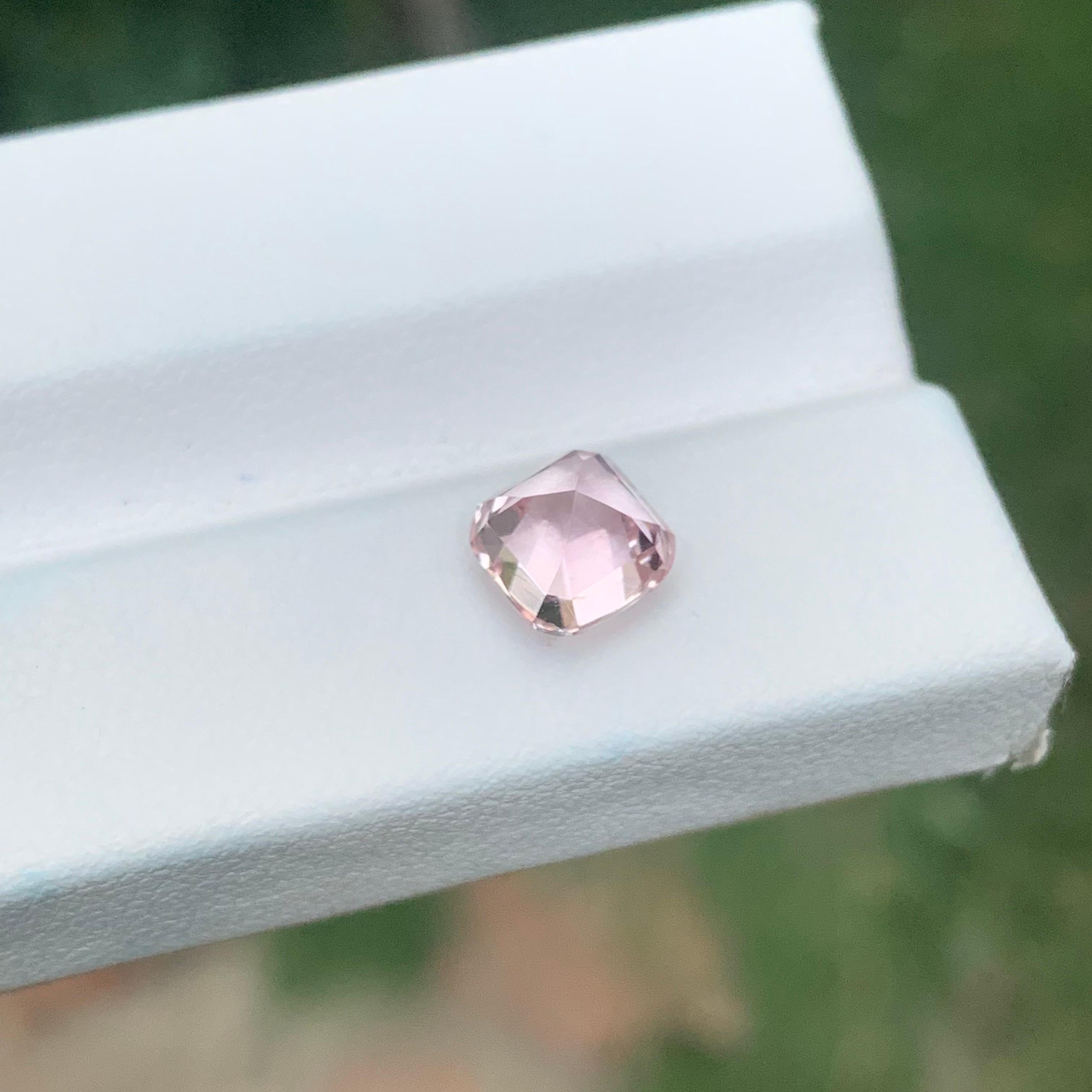 2.30 Carat Natural Loose Imperial Pink Topaz Cushion Shape Gemstone (pierre précieuse en forme de coussin) Neuf - En vente à Peshawar, PK