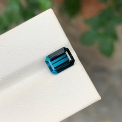 2.30 quilates Gema natural suelta de turmalina indicolita en forma de esmeralda