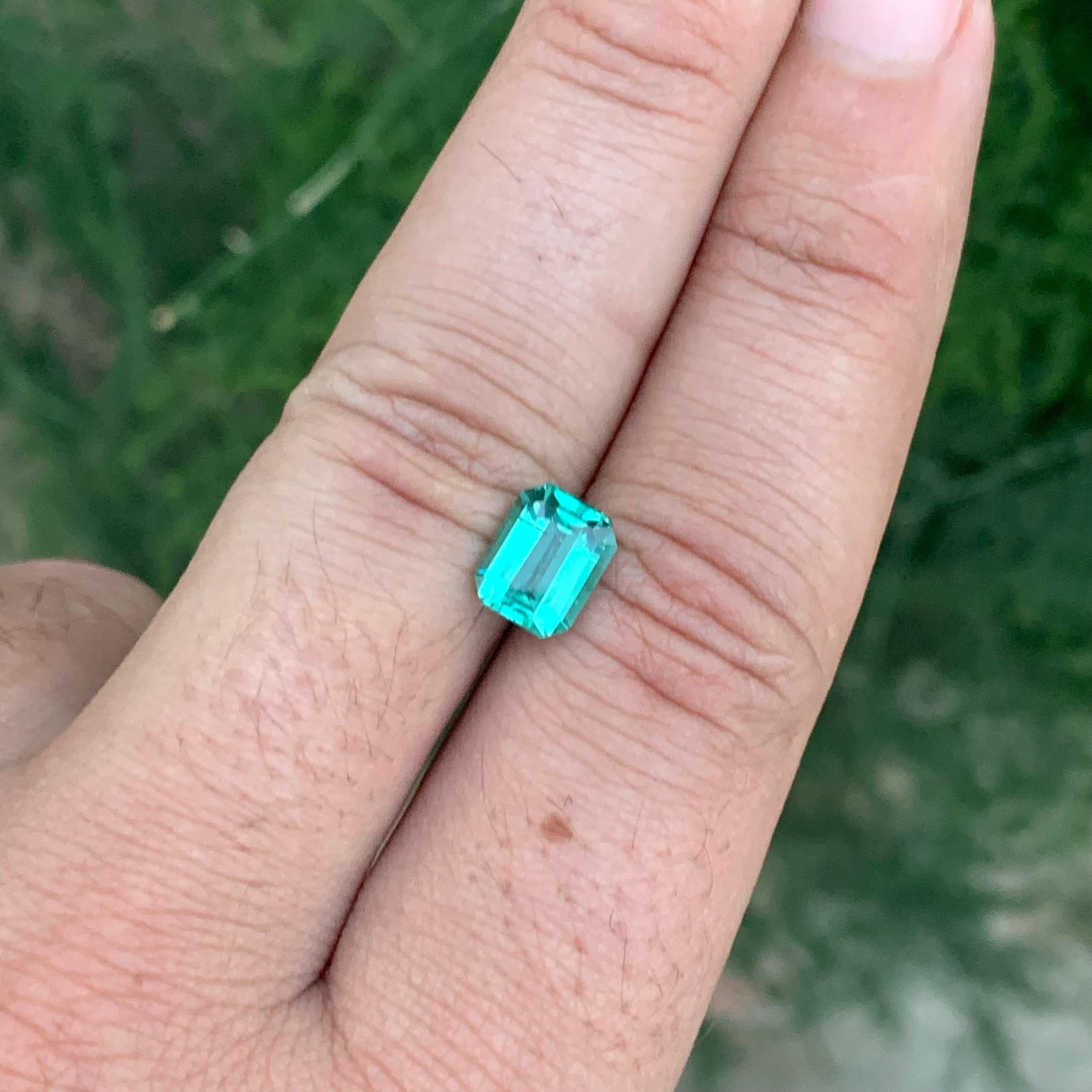 2.30 Carat Natural Loose Lagoon Tourmaline Emerald Shape Gemstone (pierre précieuse en forme d'émeraude) en vente 4