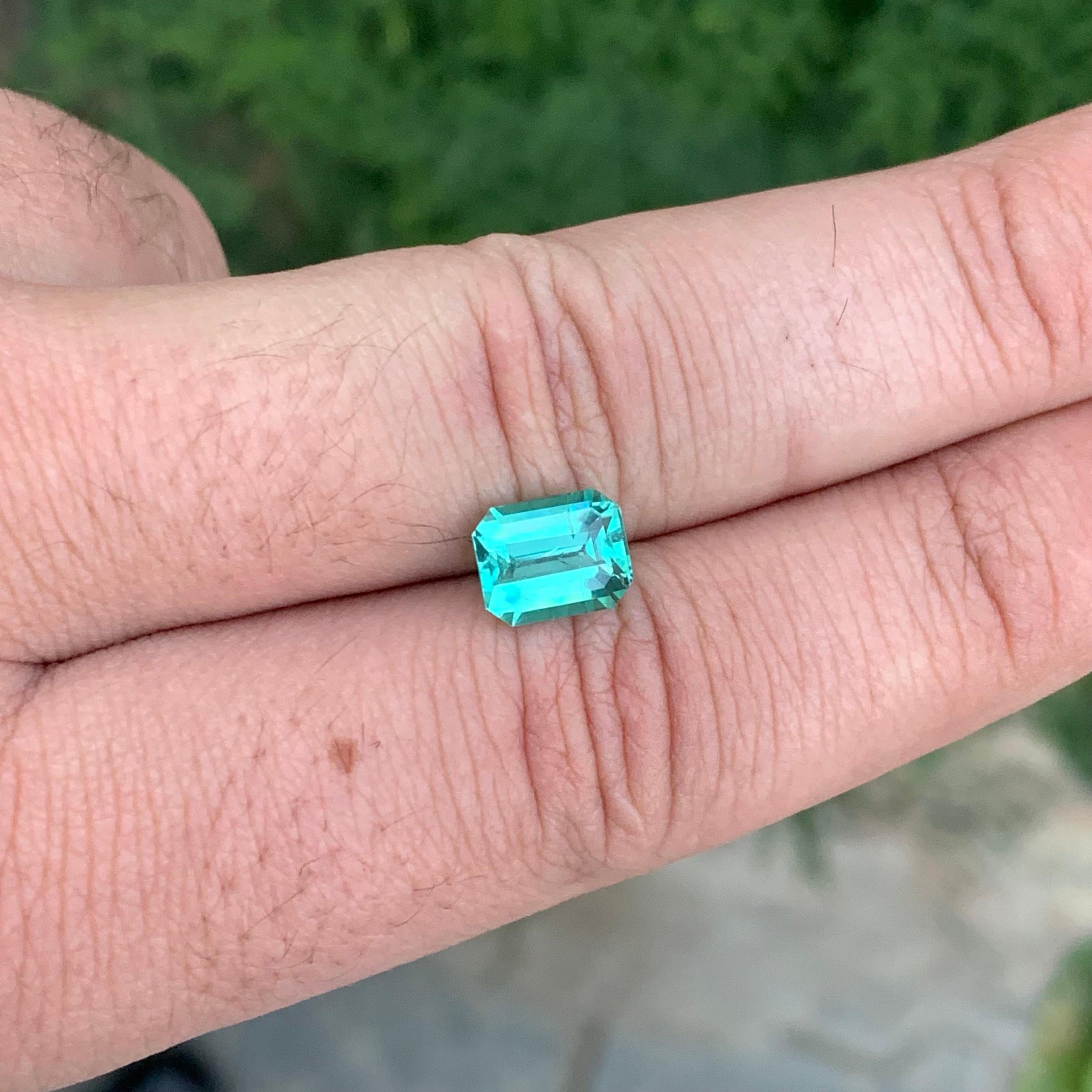 2.30 Carat Natural Loose Lagoon Tourmaline Emerald Shape Gemstone (pierre précieuse en forme d'émeraude) en vente 6