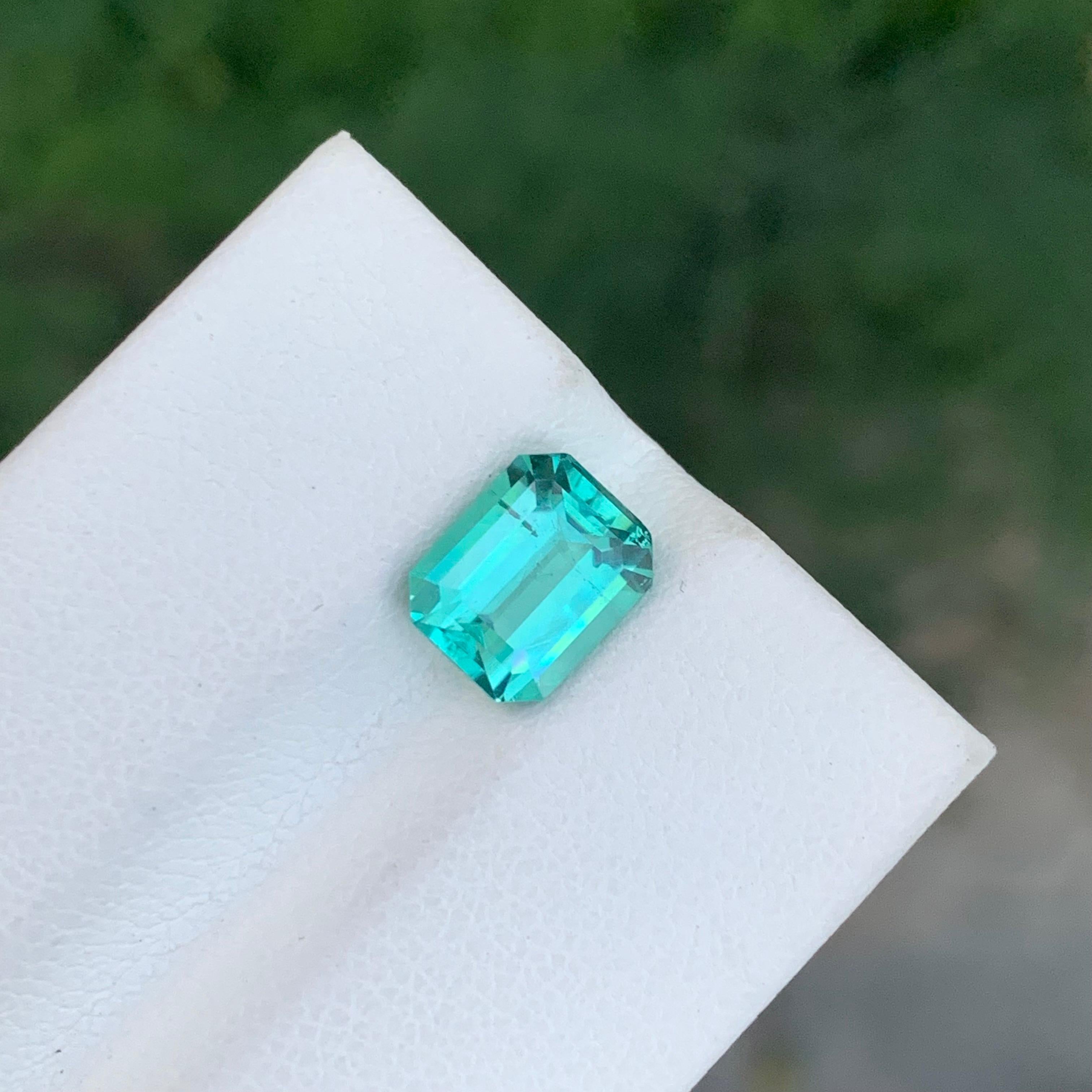 2.30 Carat Natural Loose Lagoon Tourmaline Emerald Shape Gemstone (pierre précieuse en forme d'émeraude) en vente 1