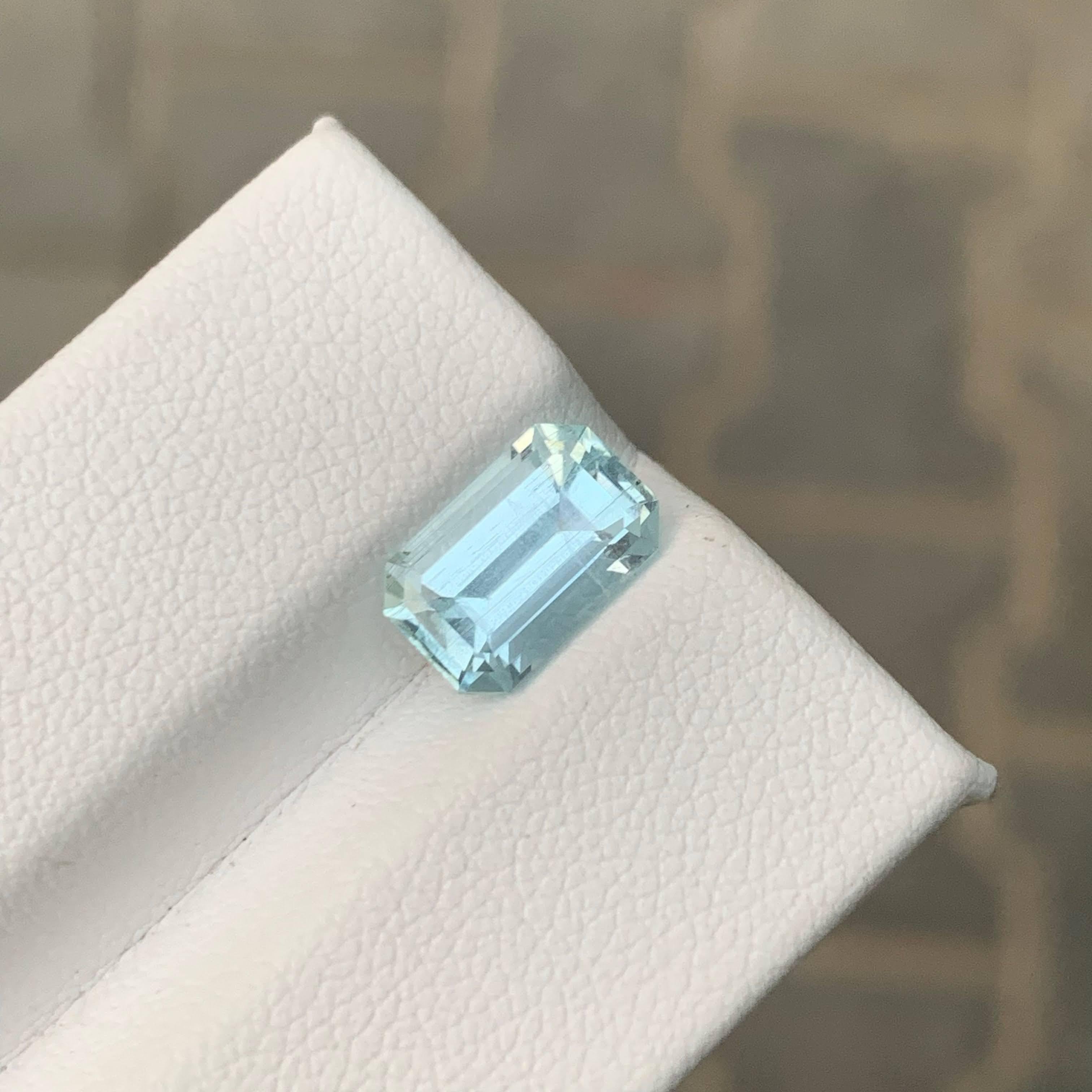 Women's or Men's 2.30 Carat Natural Loose Light Blue Aquamarine Emerald Cut Pakistani Gemstone For Sale