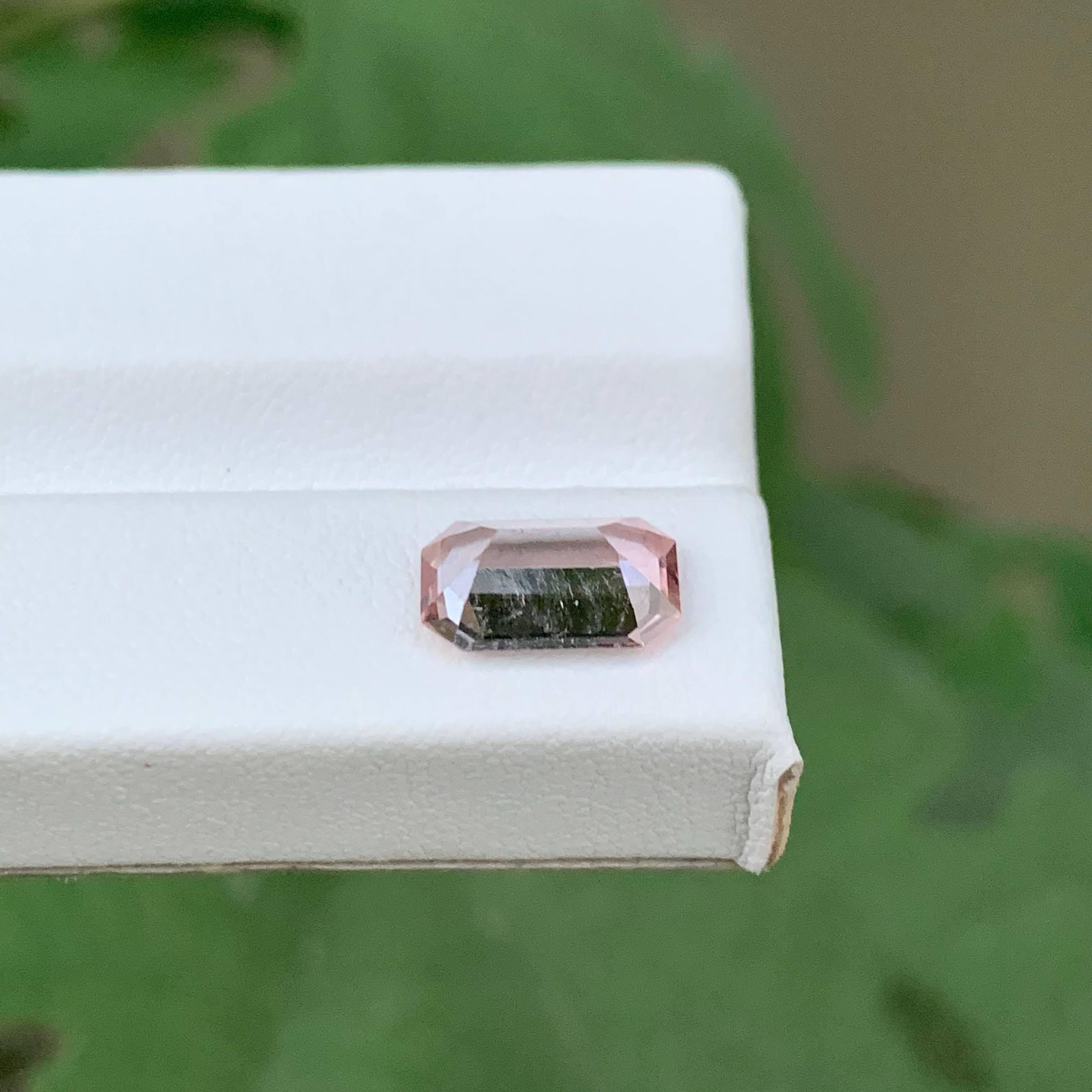 Taille émeraude 2.30 Carat Natural Loose Pink Tourmaline Stone Emerald Cut Afghan Gemstone (pierre précieuse afghane) en vente