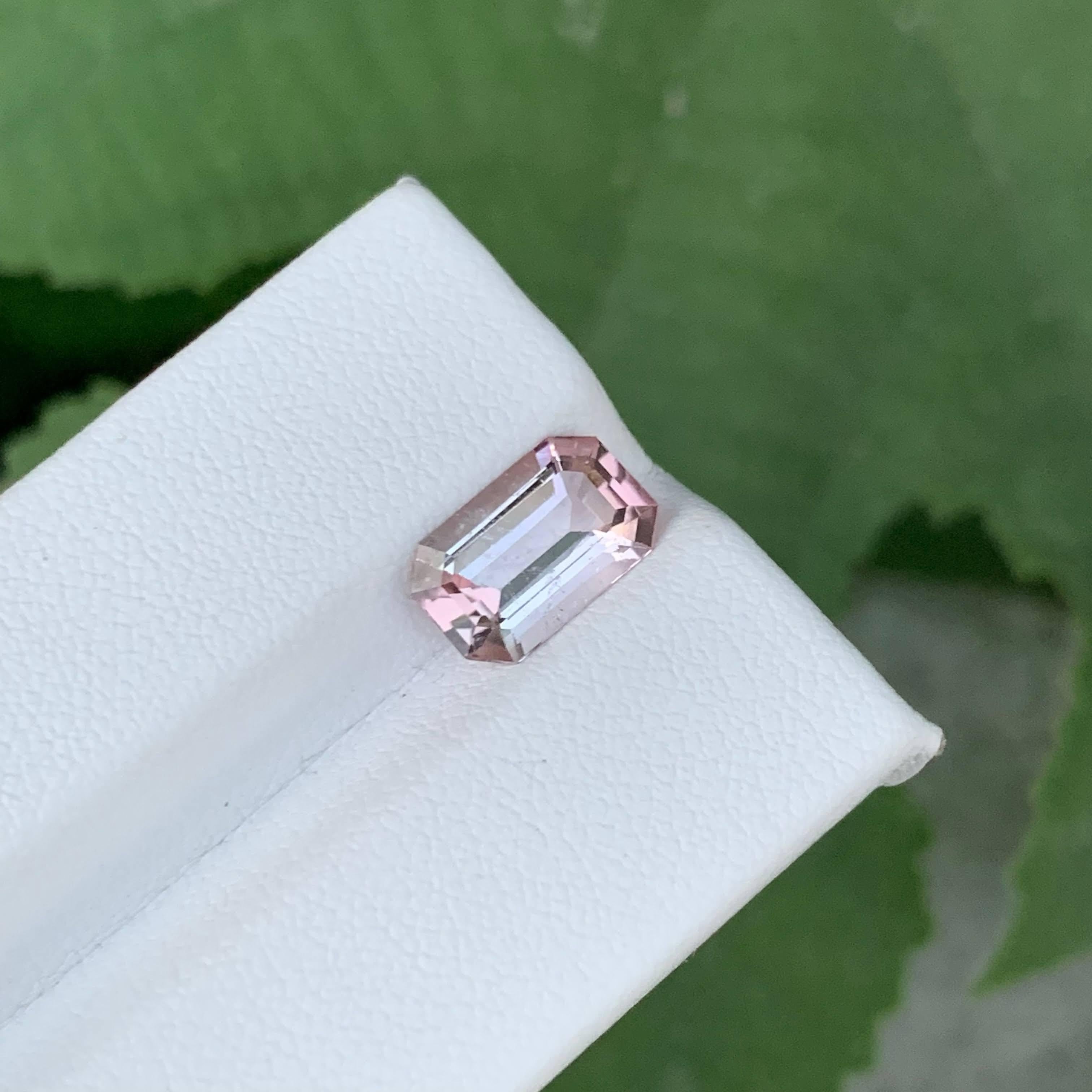 2.30 Carat Natural Loose Pink Tourmaline Stone Emerald Cut Afghan Gemstone (pierre précieuse afghane) en vente 1