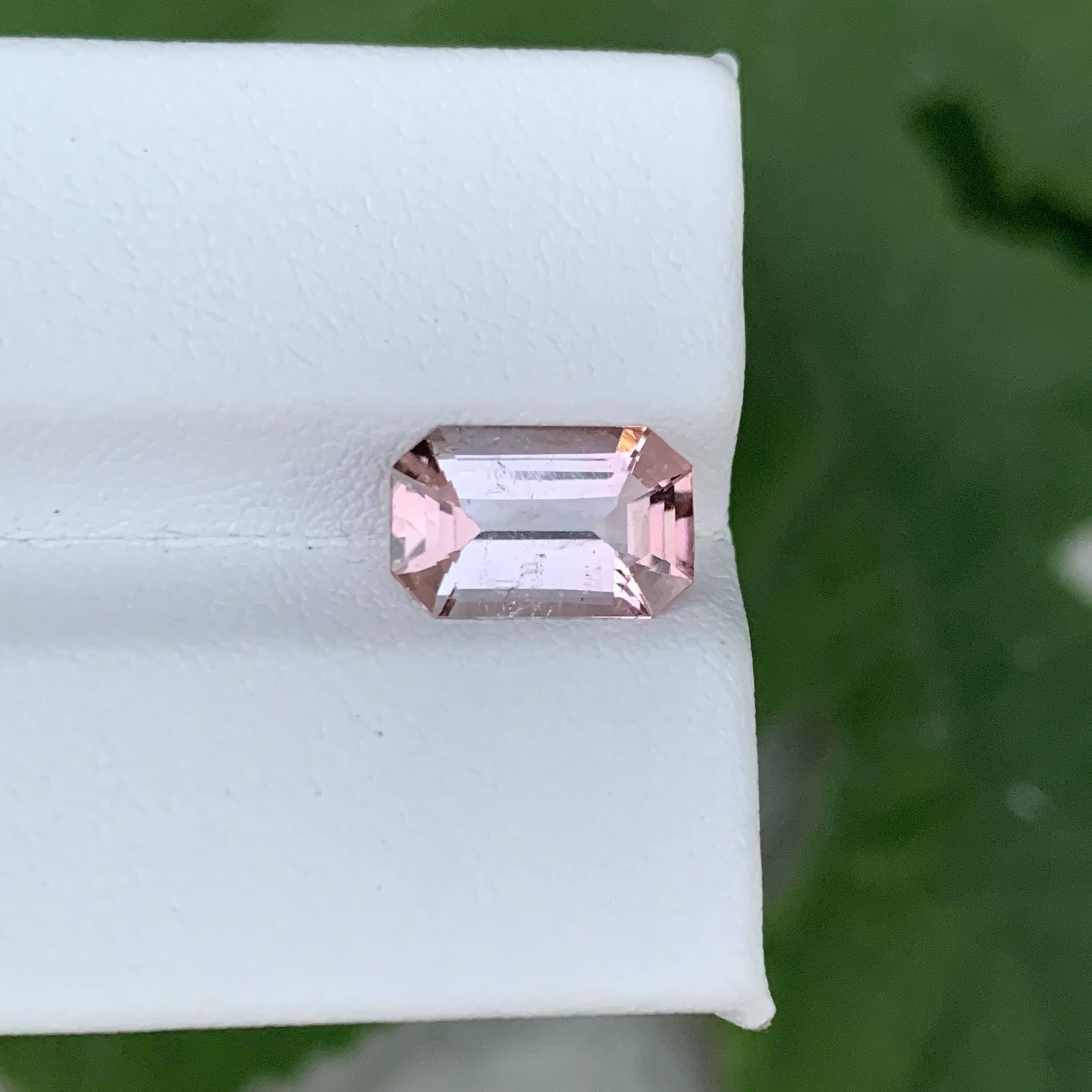 2.30 Carat Natural Loose Pink Tourmaline Stone Emerald Cut Afghan Gemstone (pierre précieuse afghane) en vente 3