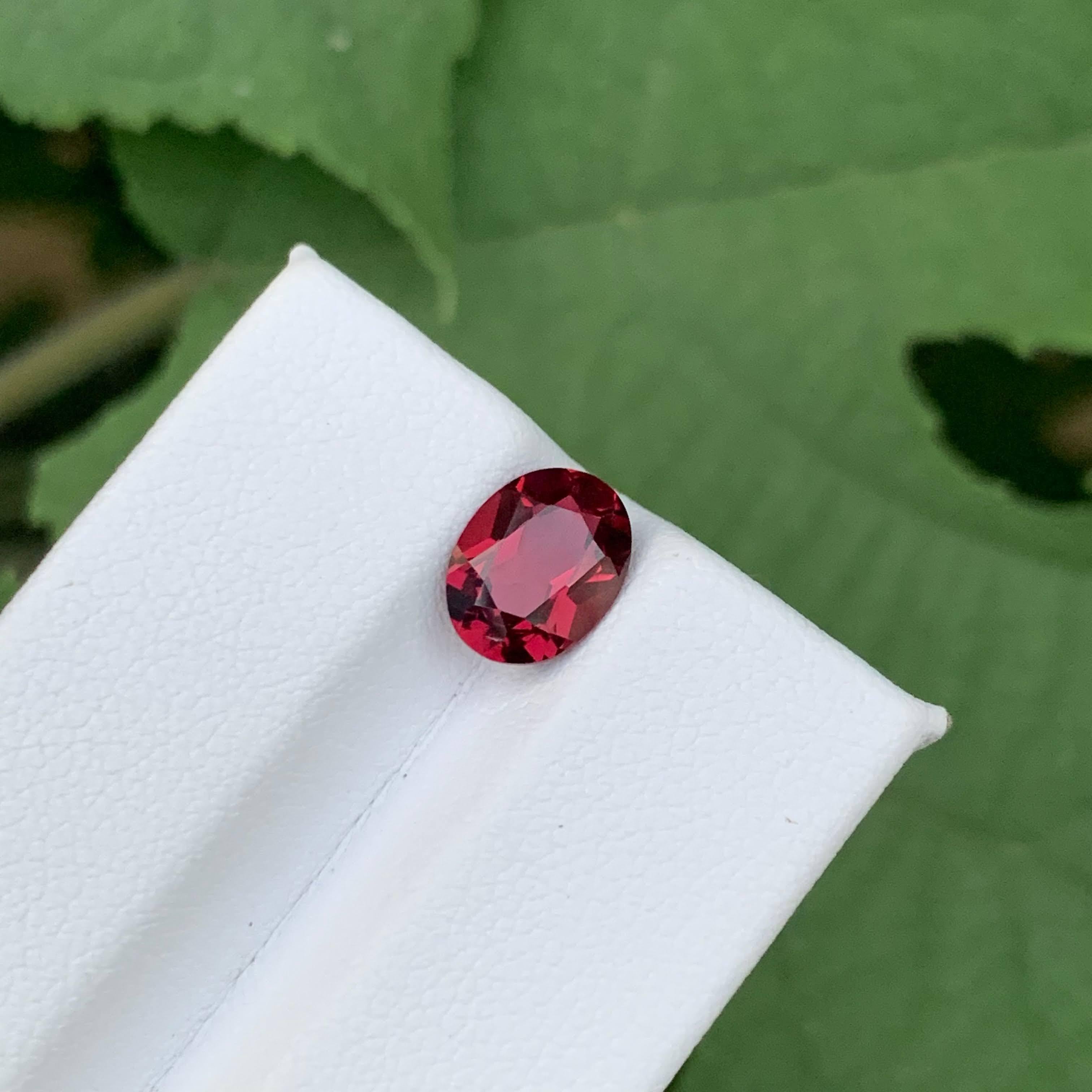 da uomo o donna 2,30 carati di tormalina rossa naturale sfusa, taglio ovale, gemma afgana A. Stone in vendita