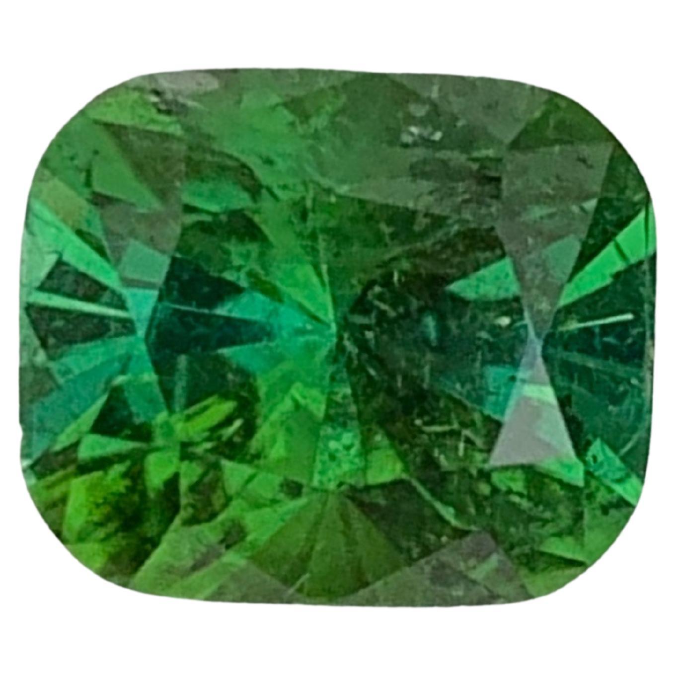 Preciosa gema de turmalina verde suave suelta 2,30 quilates Joyería de turmalina