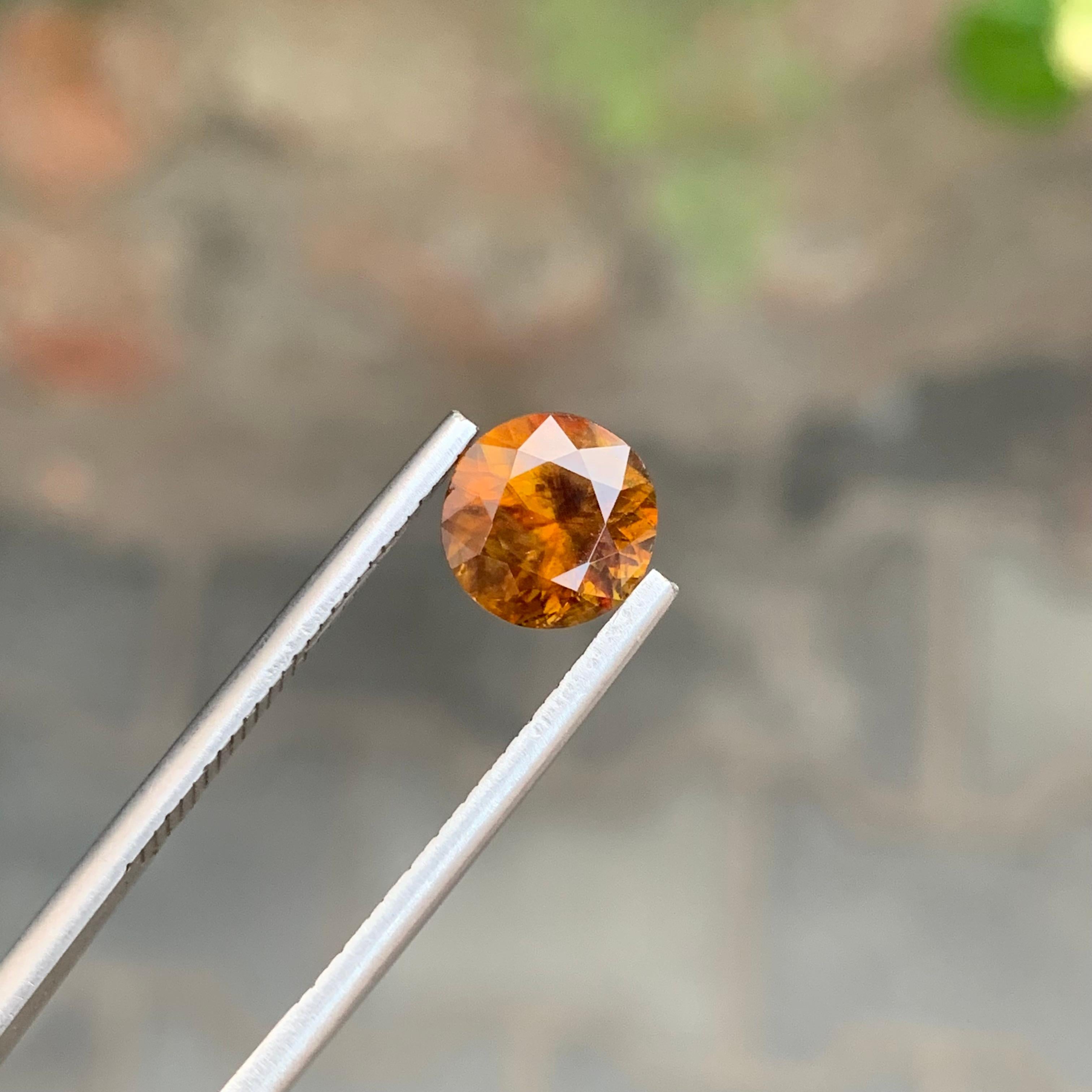 2,30 Karat natürlicher loser Sphene Titanit runde Form Edelstein für Damen oder Herren im Angebot