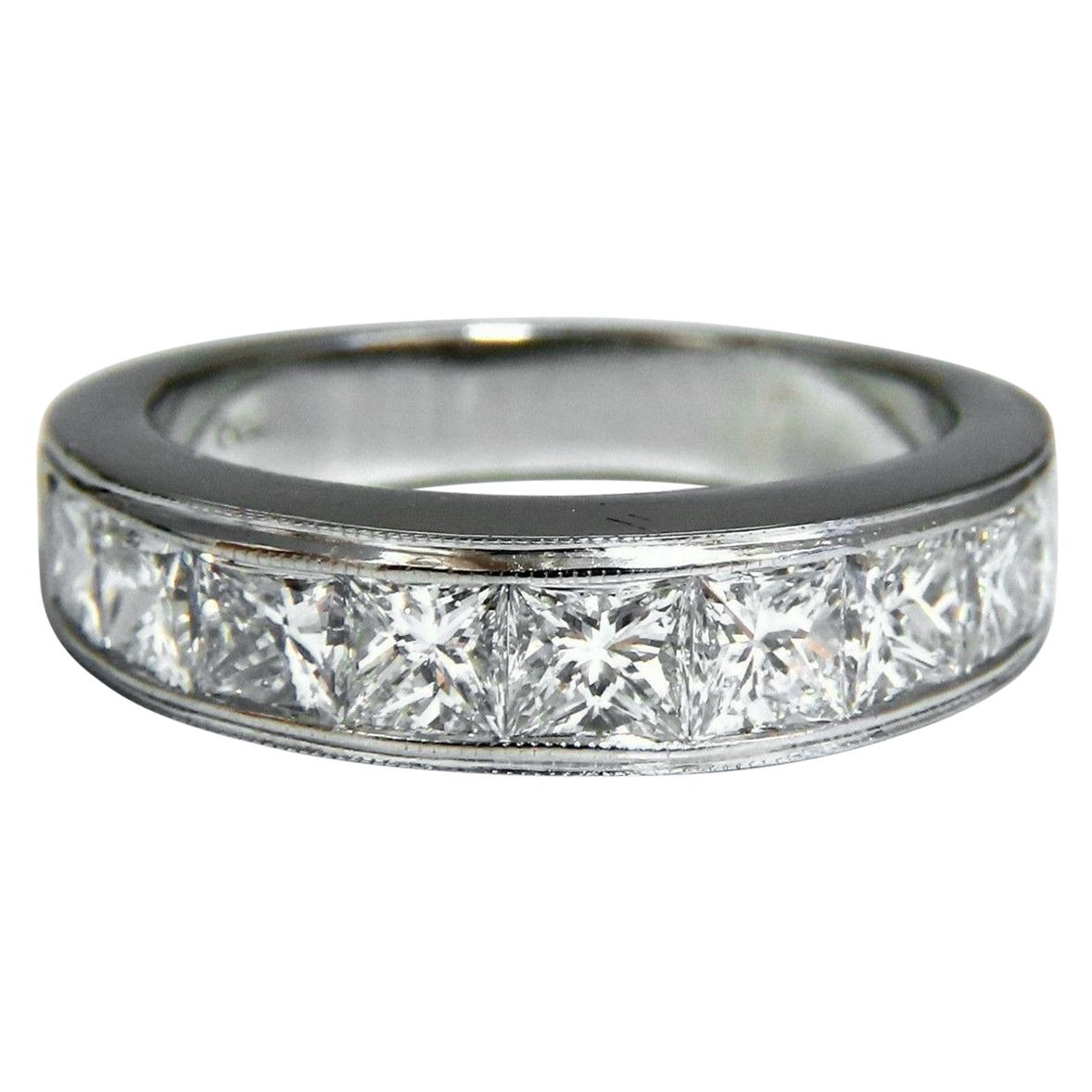 2.30 Carat Natural Princess Cut Diamonds Channel Band Platinum Ring* (bague en platine)