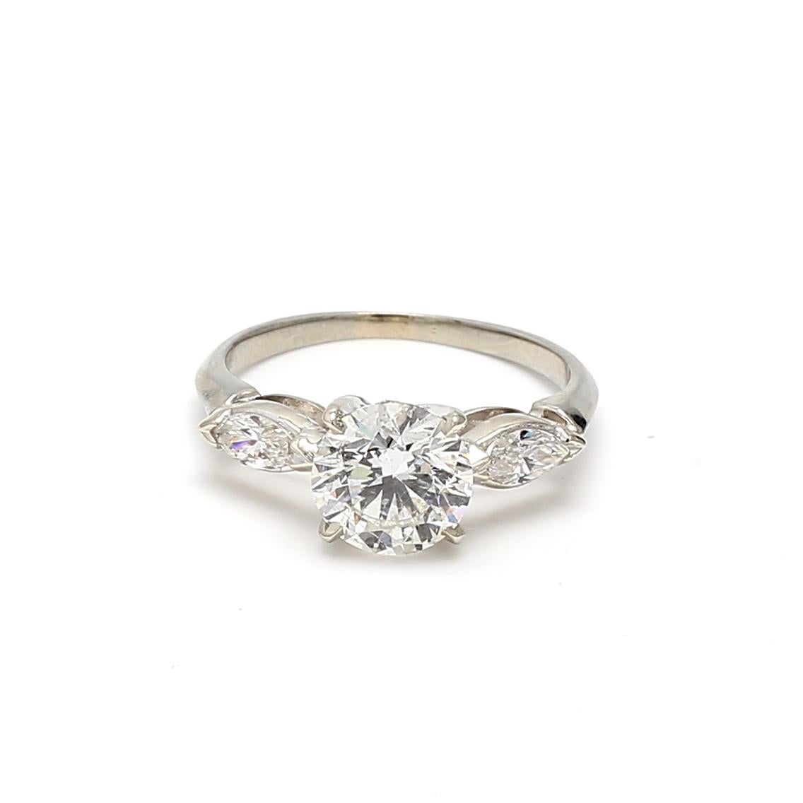 Titolo:
Anello di fidanzamento in platino da 2,30 carati con diamante tondo brillante H I1 e diamante a forma di marchesa H SI1
Stile:
Fidanzamento
Metallo:
Platino
Gemma 1:
Diamante da 2 carati
Numero di