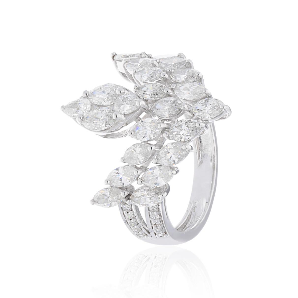 Taglio marquise Anello Chevron con diamanti marquise da 2,30 carati SI Clarity HI Color Oro bianco 18 carati in vendita