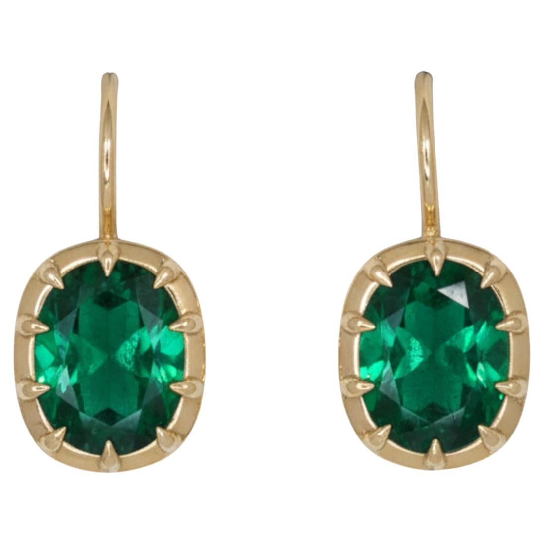 Orecchini a goccia con smeraldo verde taglio ovale da 2,30 carati totali in oro giallo 14K