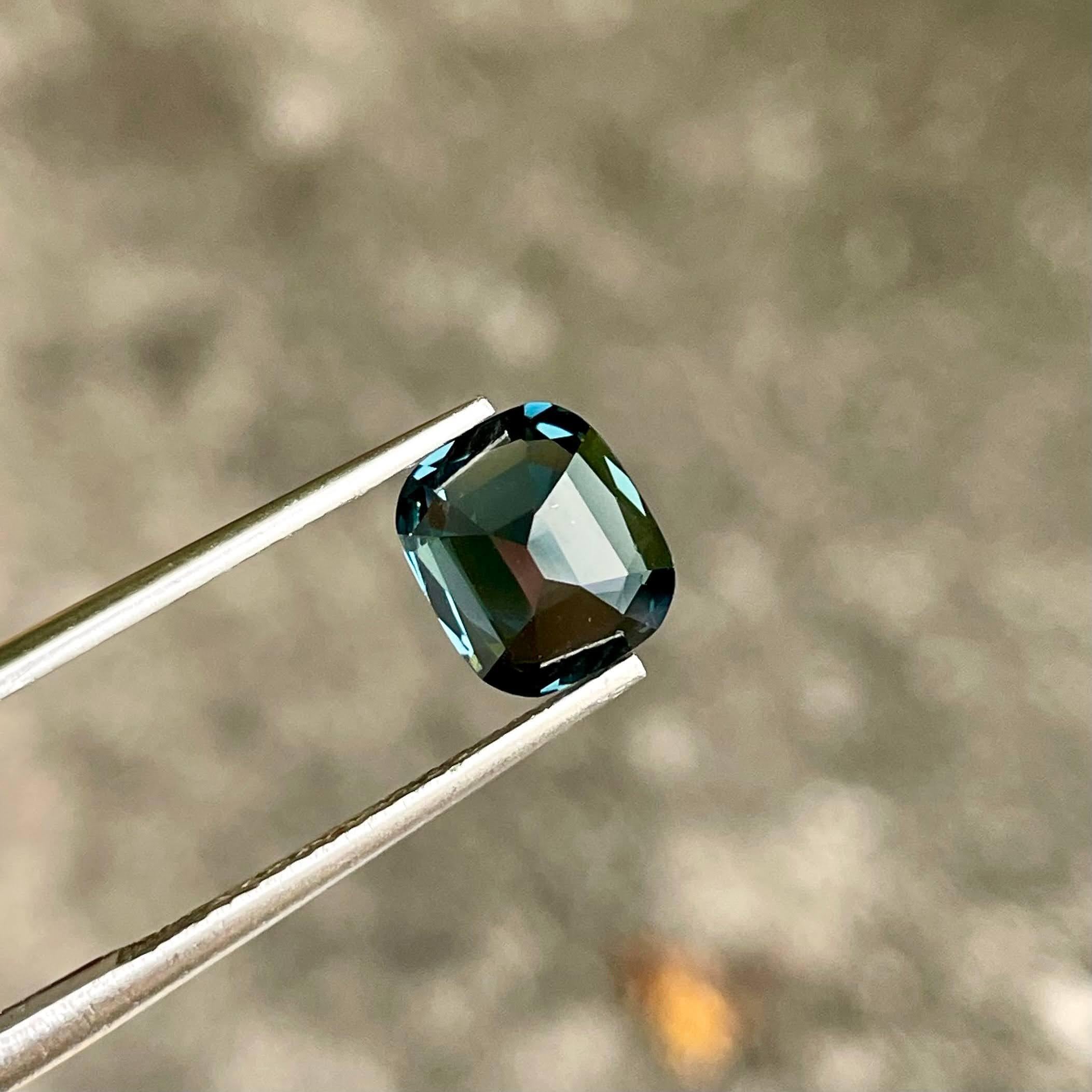 2.30 carats Deep Blue Spinel Stone Cushion Cut Natural Burmese Gemstone In New Condition For Sale In Bangkok, TH