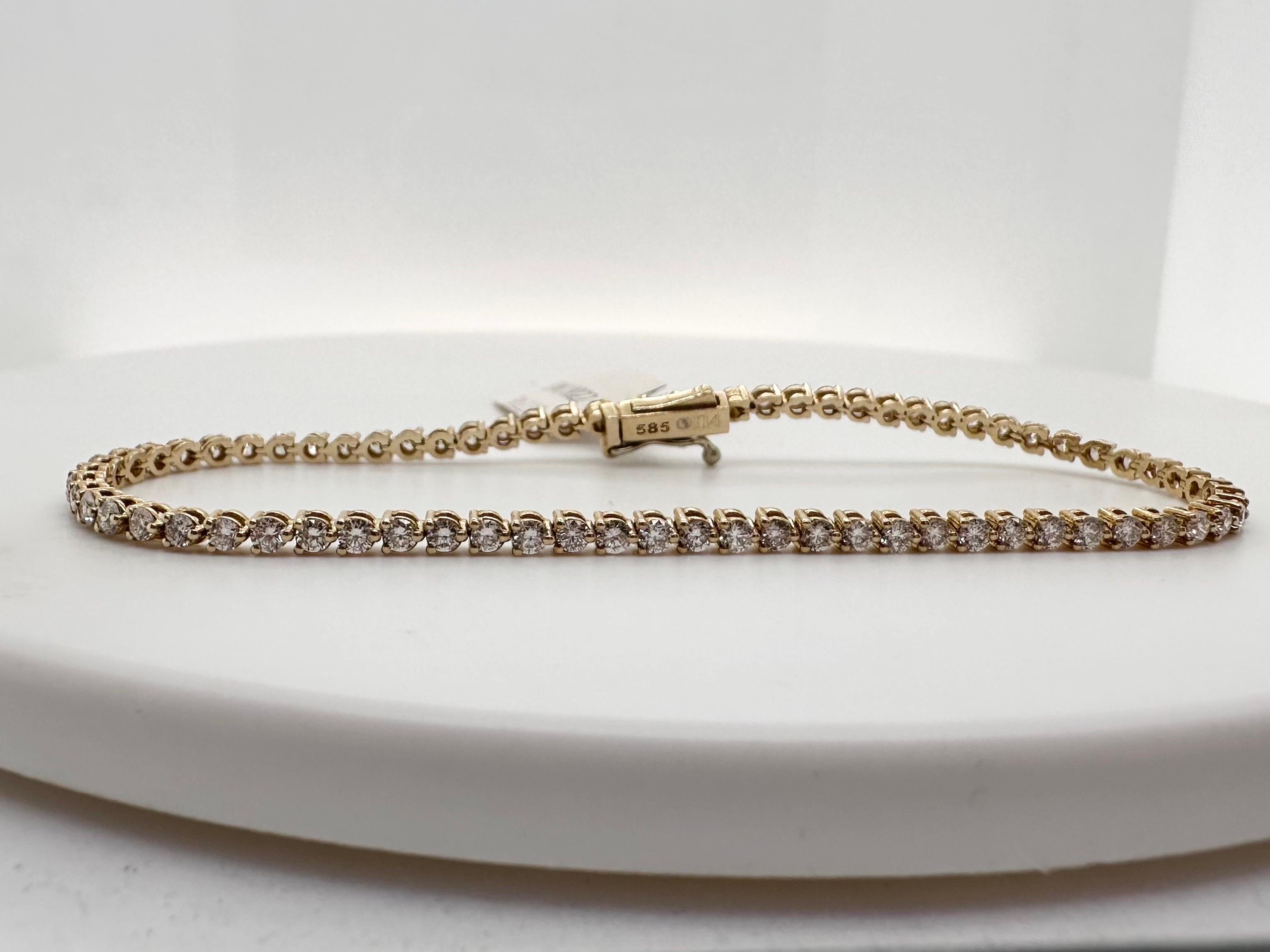 Bracelet tennis bracelet en or 14 carats avec diamants de 2,30 carats en vente 4