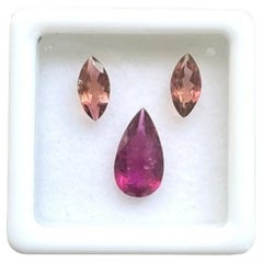 Paire de tourmalines assorties de 2,30 carats, tourmaline rose marquise et poire