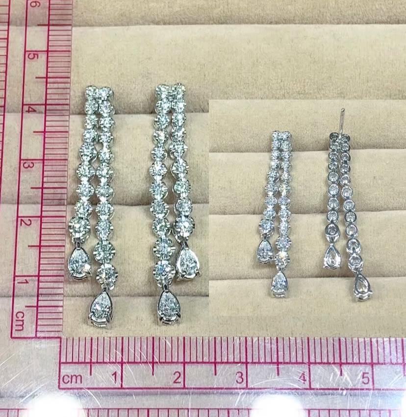 Orecchini in oro 18K con diamanti di forma mista da 2,30 carati In condizioni Nuovo in vendita a New Delhi, Delhi