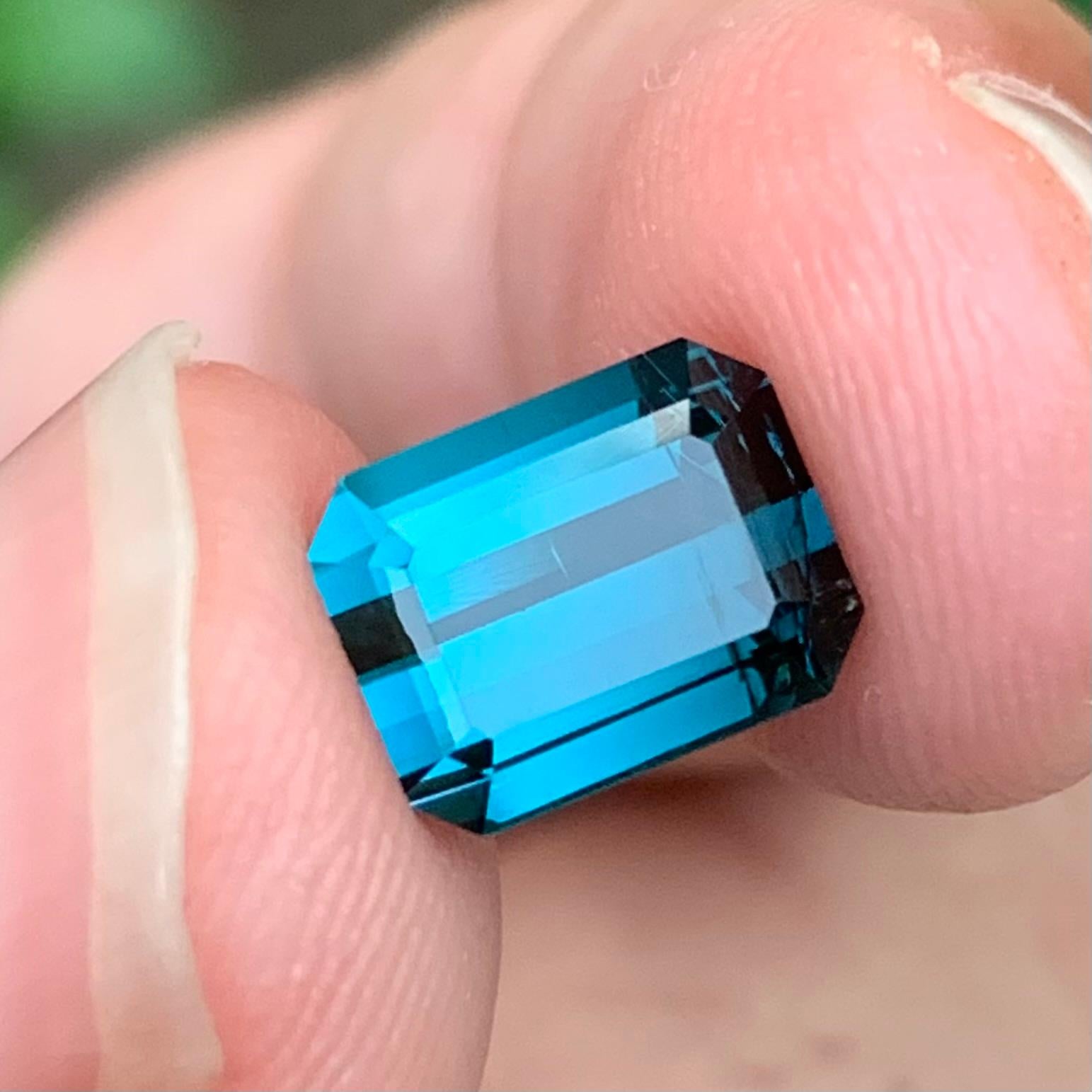2.30 Carats Natural Faceted Indicolite Tourmaline For Jewelry Making en vente 6