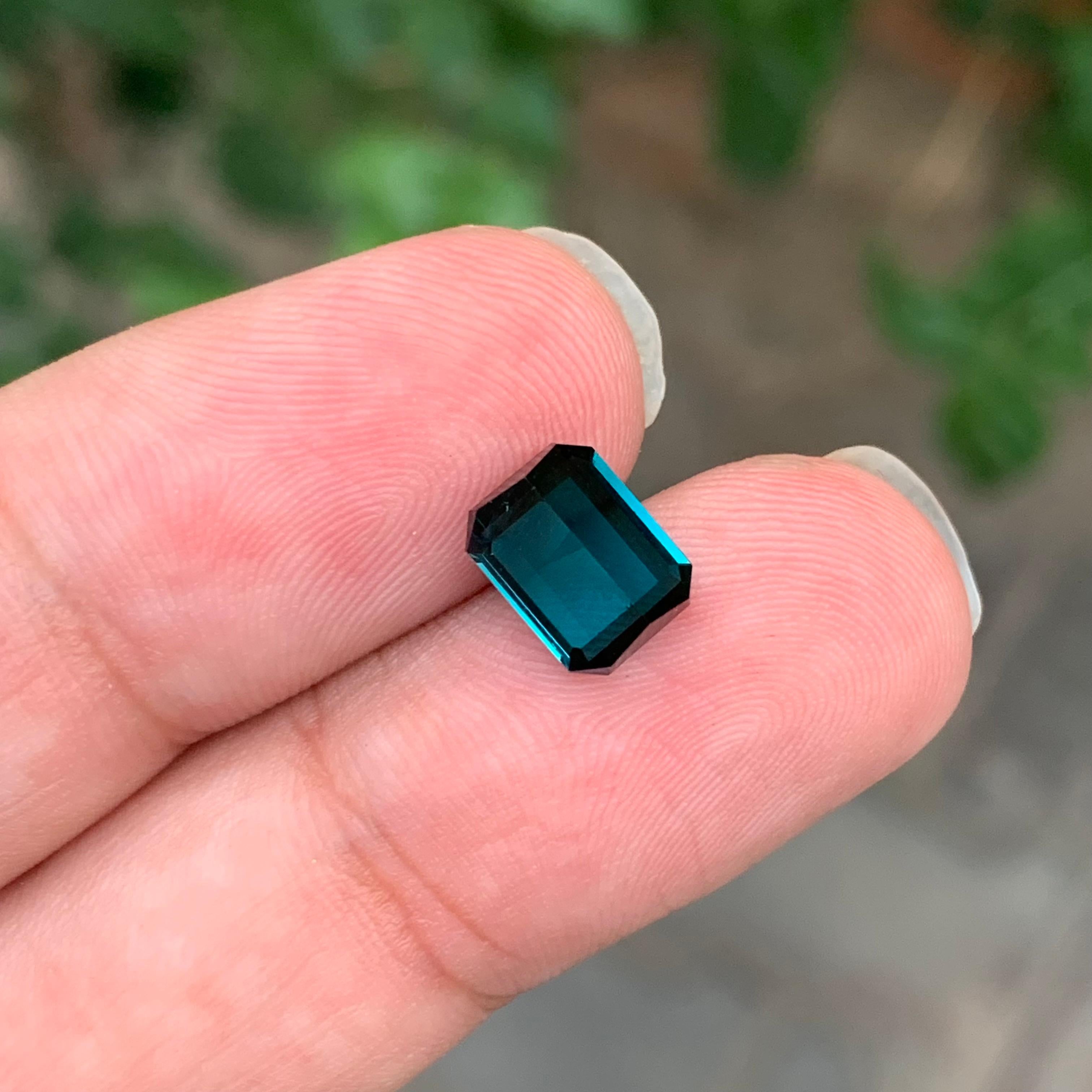 Arts and Crafts 2.30 Carats Natural Faceted Indicolite Tourmaline For Jewelry Making en vente