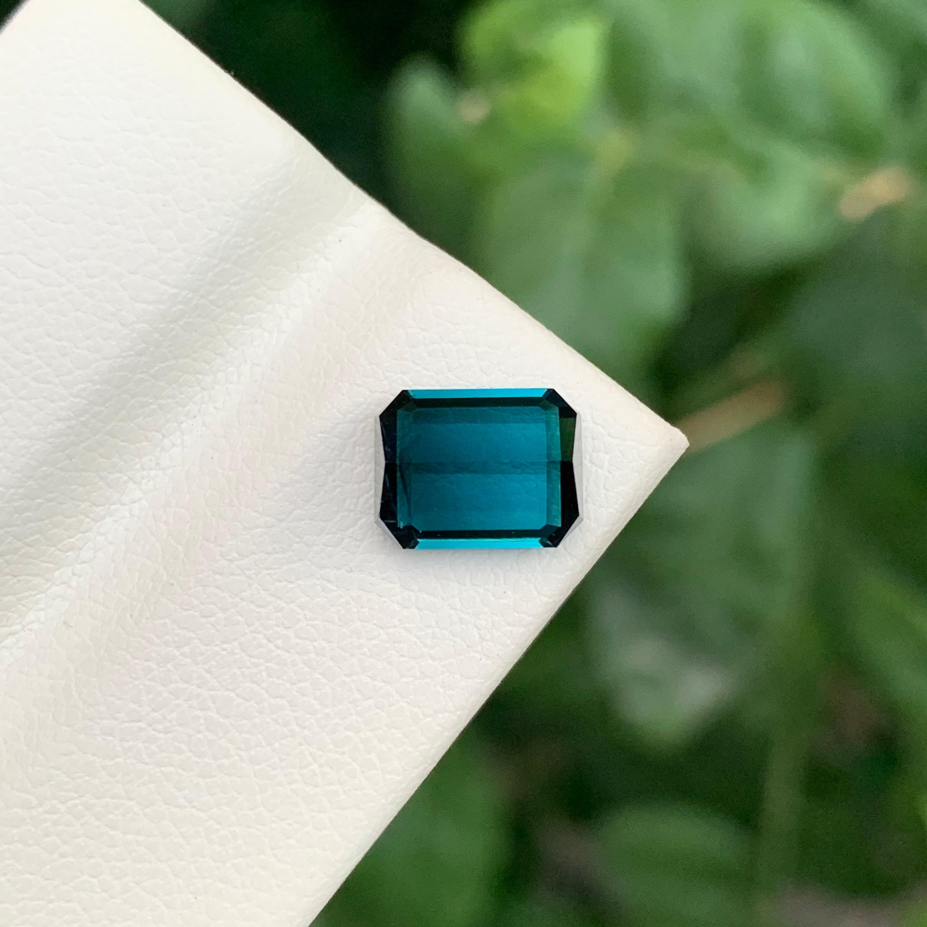 Taille émeraude 2.30 Carats Natural Faceted Indicolite Tourmaline For Jewelry Making en vente