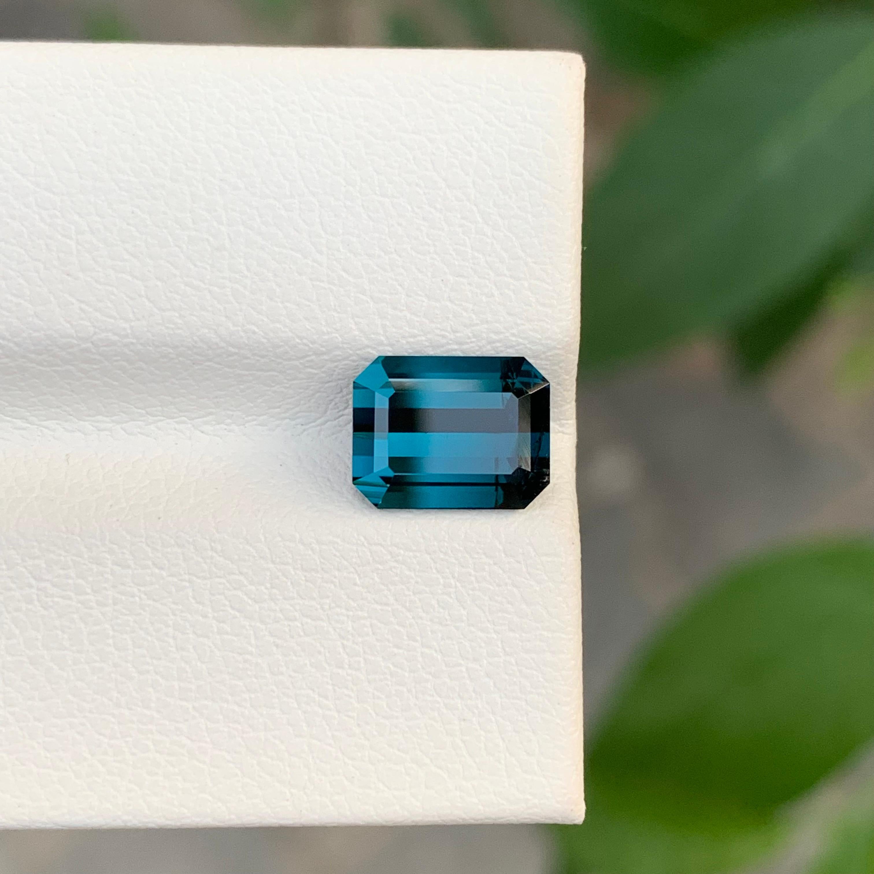 2.30 Carats Natural Faceted Indicolite Tourmaline For Jewelry Making en vente 3