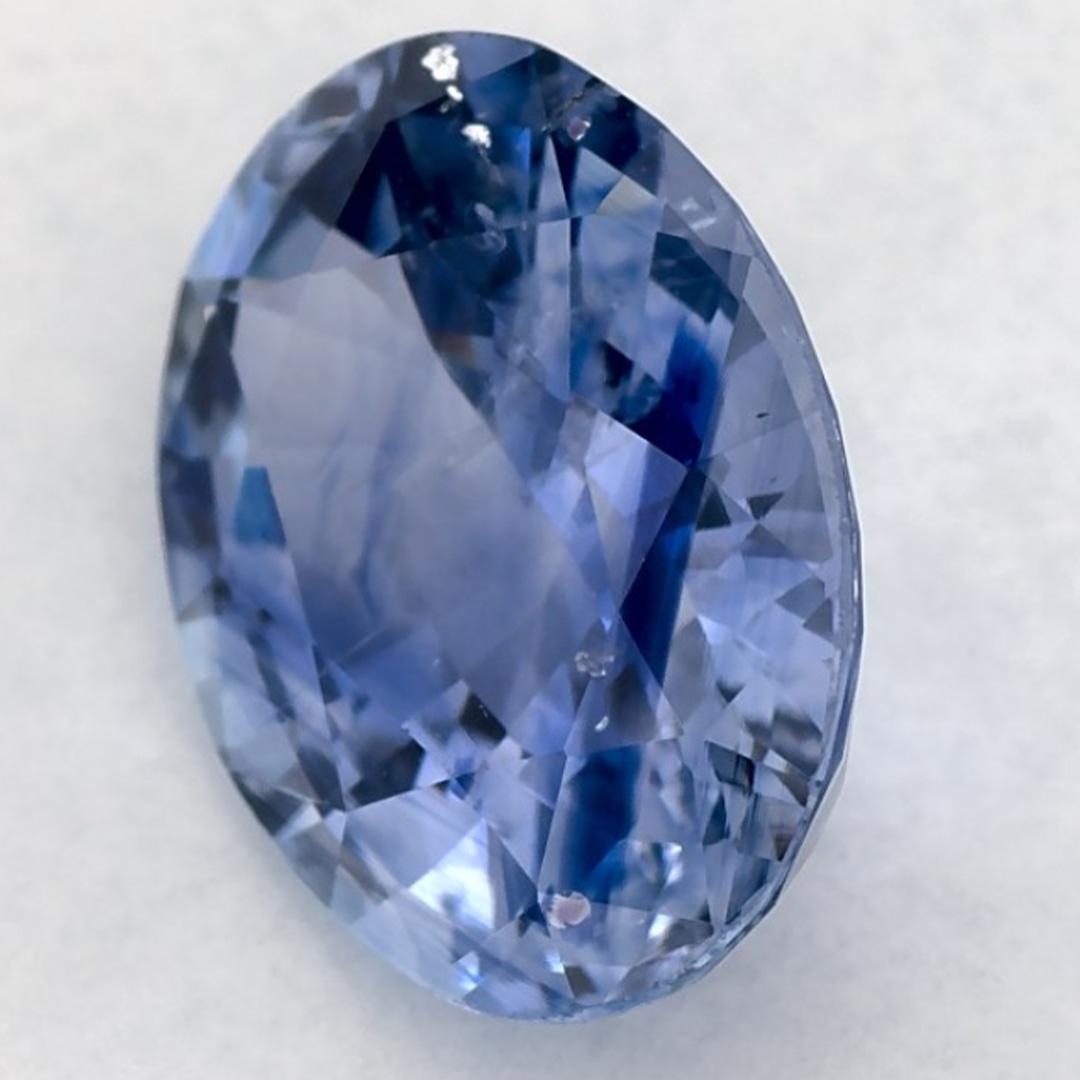 Donna 2.30 carati di zaffiro blu ovale sfuso in vendita