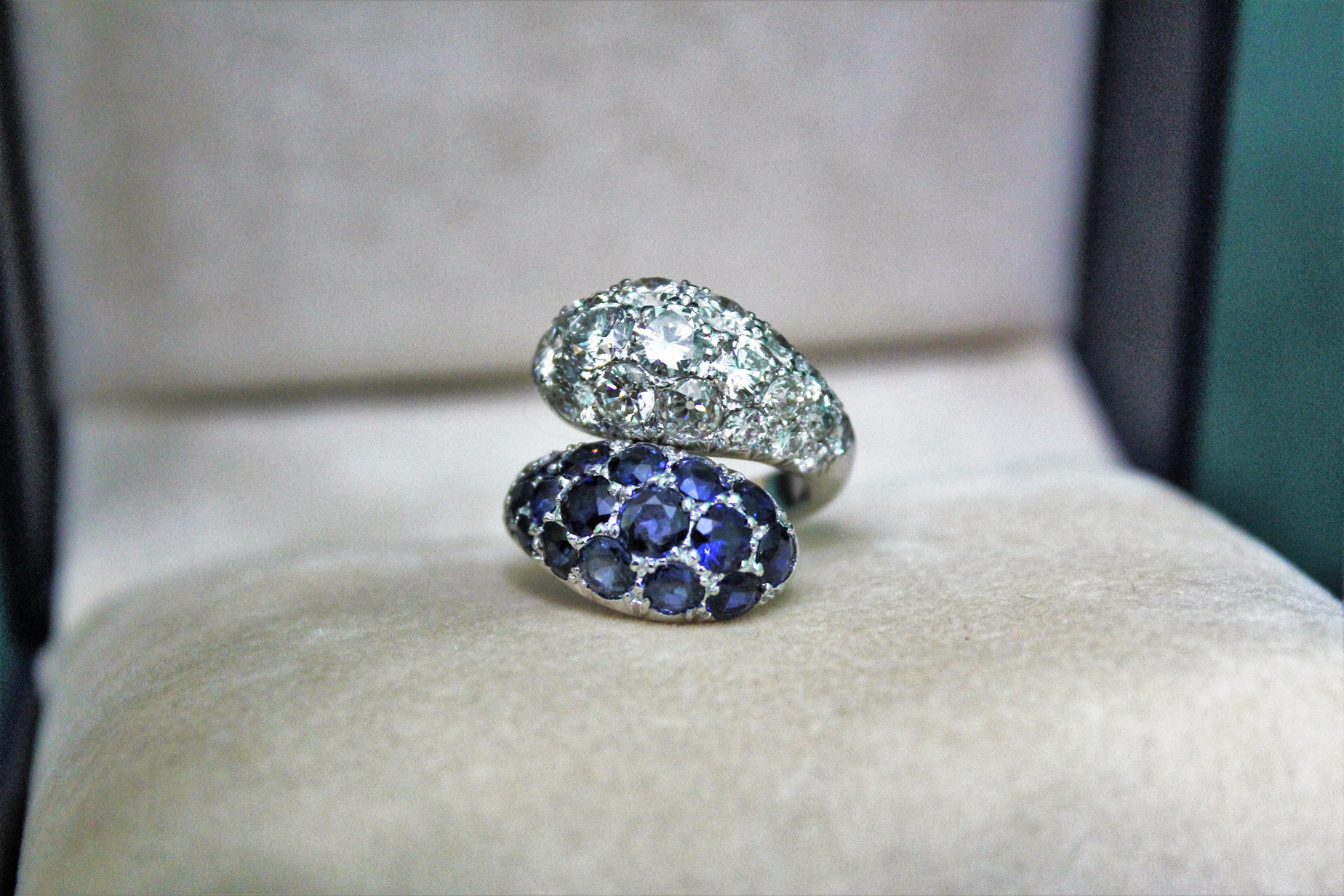 Beautiful and colourful white gold ring.
It has 2.30 ct of blue sapphires and 2.34 ct of diamonds G colour, vvs purity.
Weight: 13.10 grams
Italian made. 18K gold. 1990s circa
