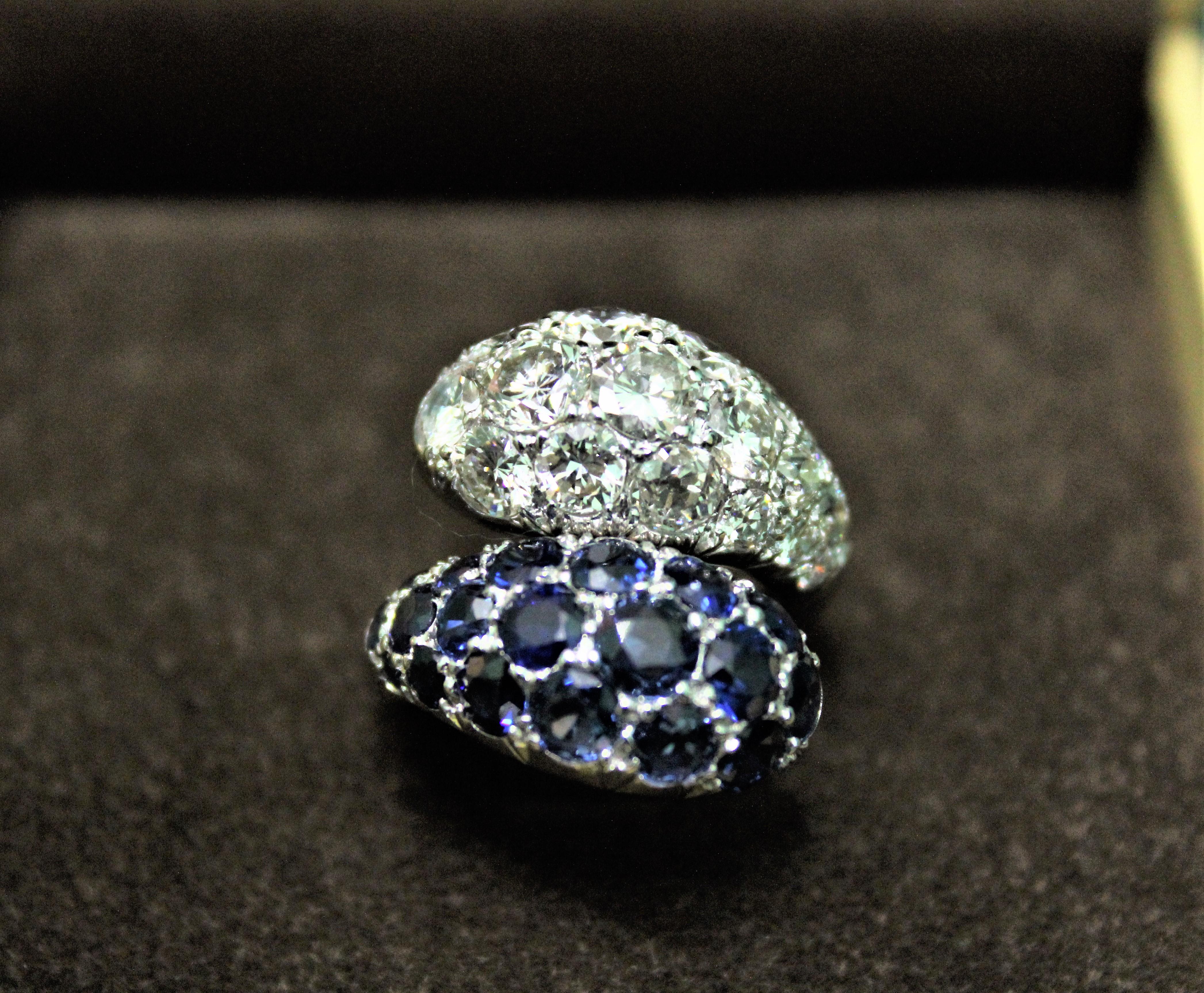 2.30 Ct Blue Sapphires 2.34 Ct Round Diamonds White 18K Gold Dome Contrariè Ring 2