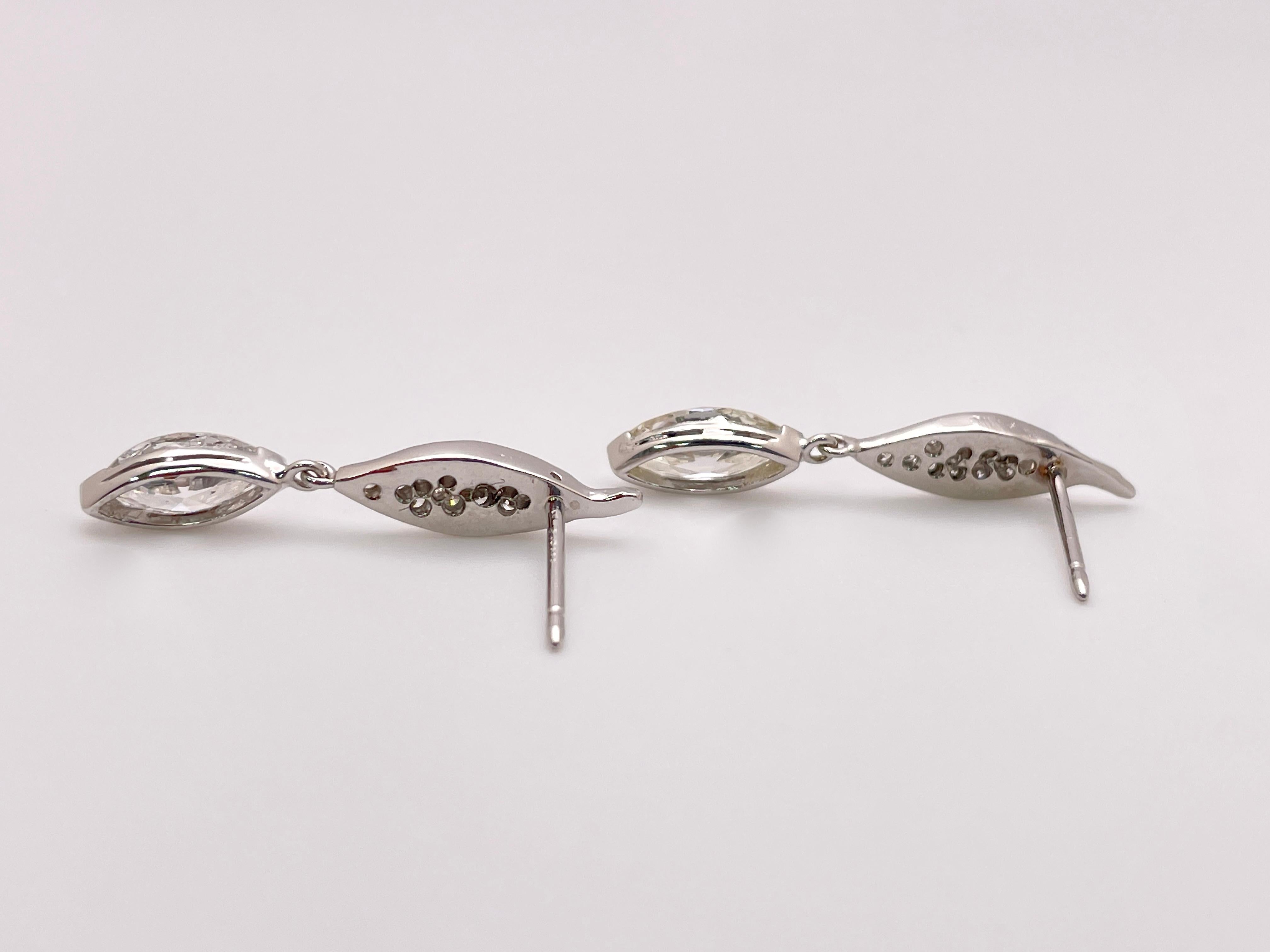Women's or Men's 2.30 CT Diamond Platinum Drop Dangle Earrings For Sale