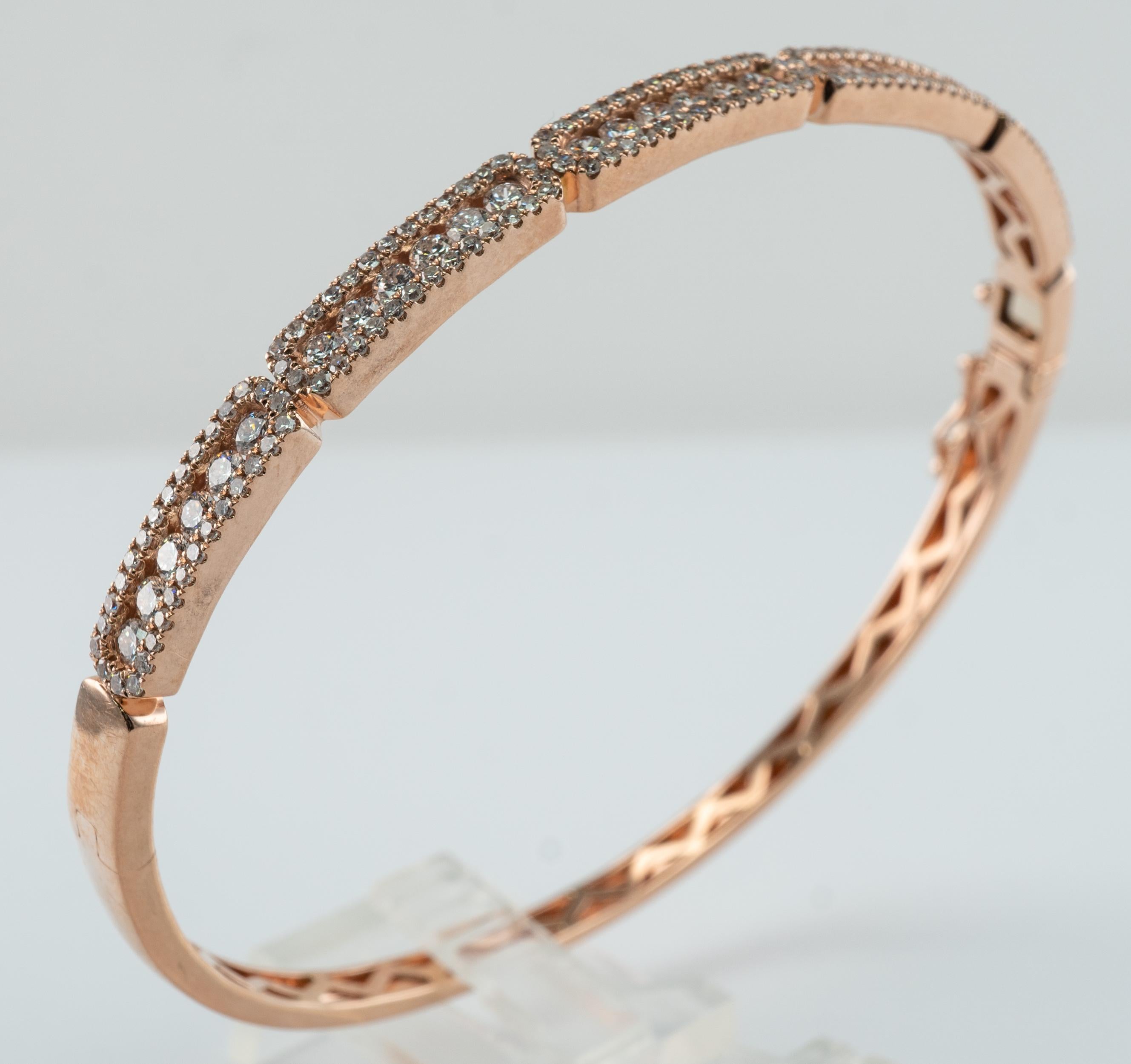 2.30 ctw Diamond Bracelet Bangle 14K Rose Gold For Sale 2