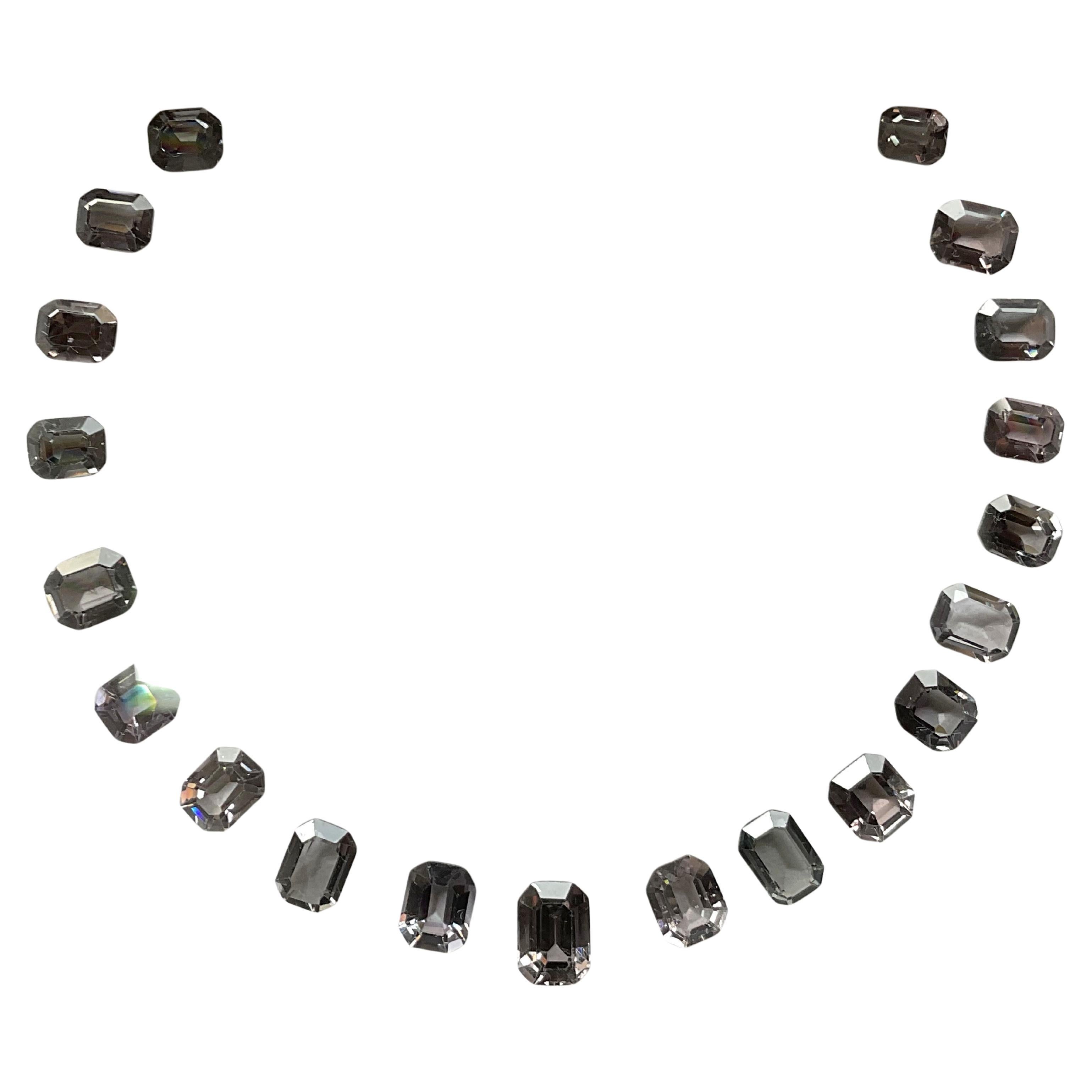 23,01 Karat burmesischer Grauspinell Top Qualität Natürlicher Oktagon Schliff Stein Layout

Edelstein: Spinell
Gewicht:  23,01 Karat
Größe:  4,5x5,5 bis 6x6 MM
Stückzahl: 20
Form: Achteck 