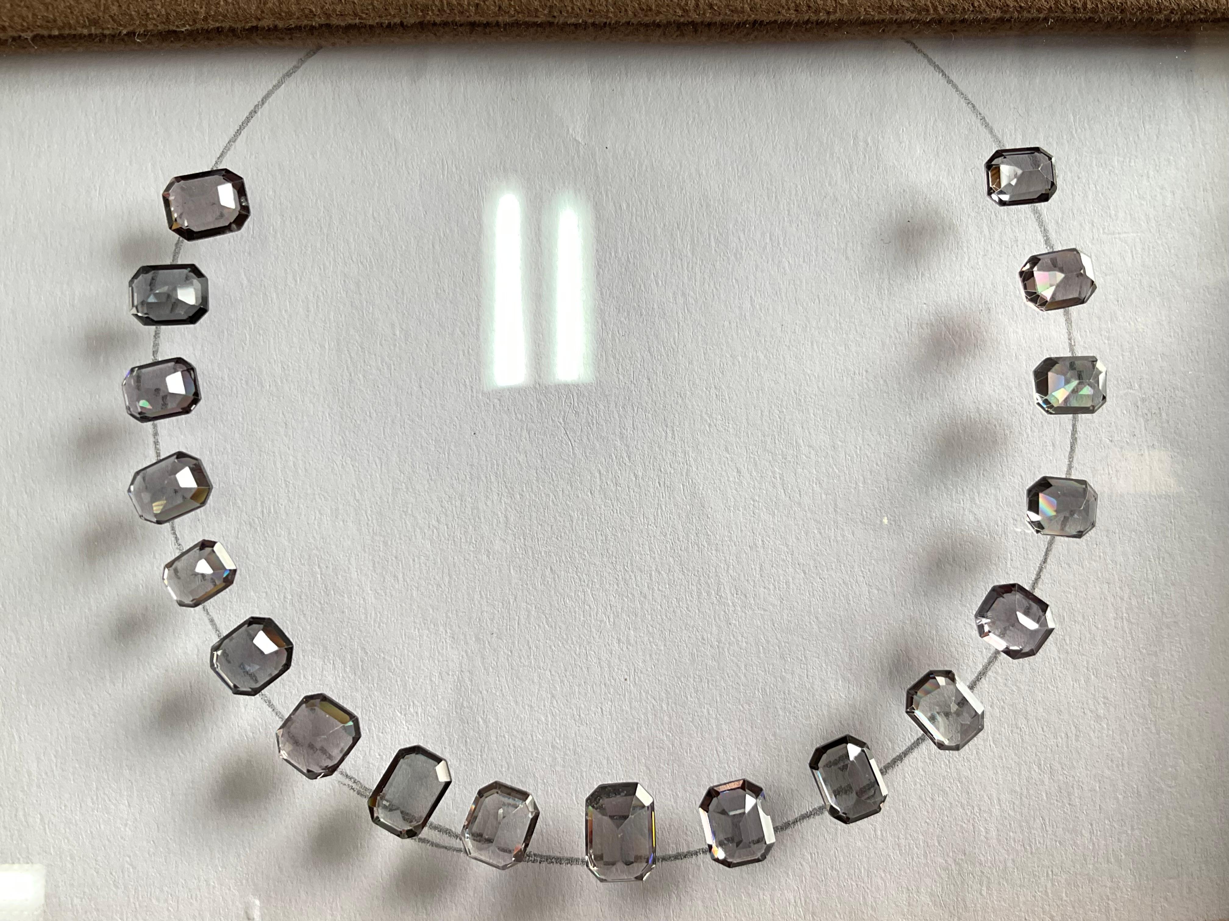 23,01 Karat Burma Grey Spinel Top Qualität Natürlicher Oktagon Schliff Stein Layout Edelstein (Achteckschliff) im Angebot