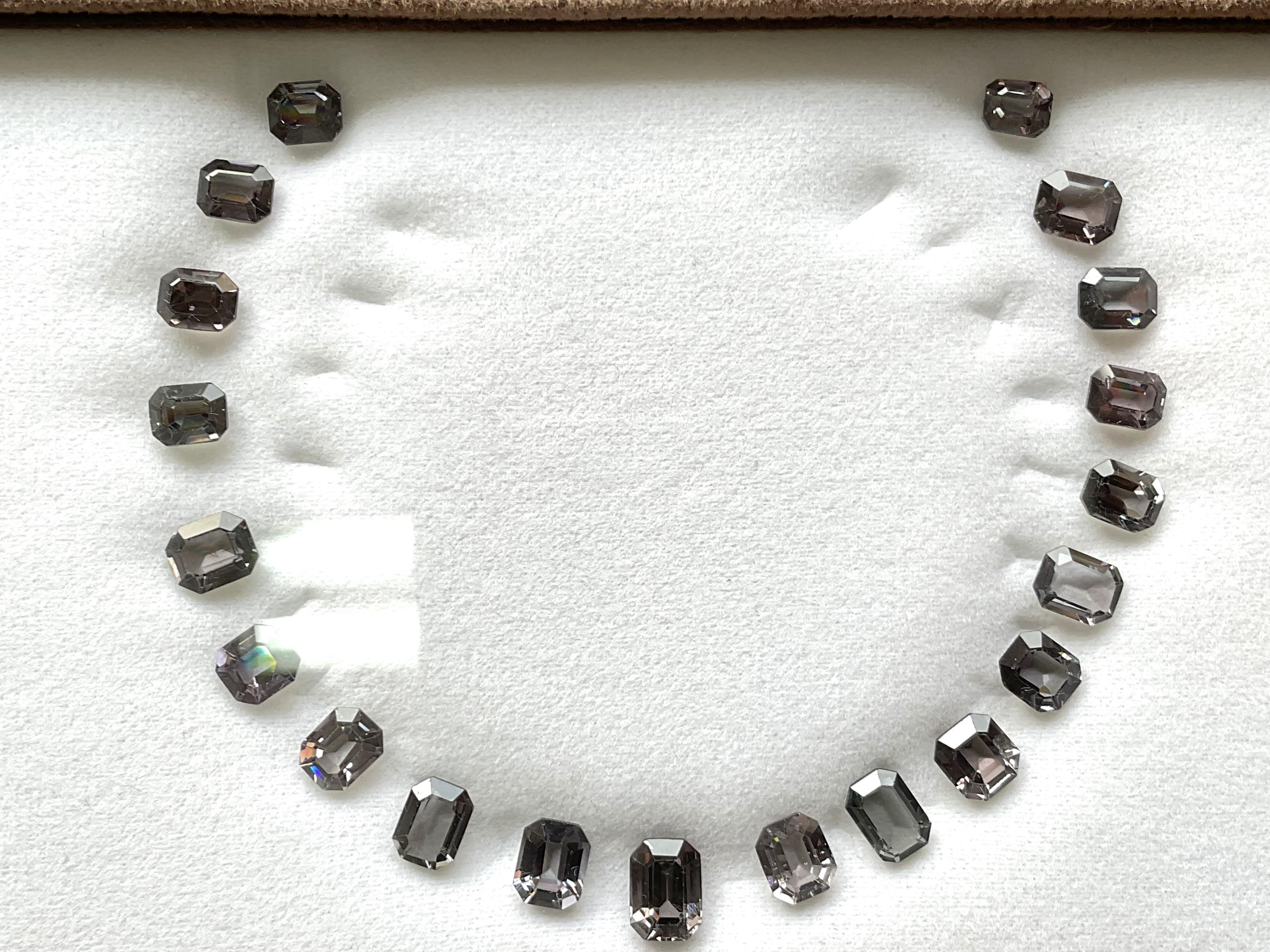 23,01 Karat Burma Grey Spinel Top Qualität Natürlicher Oktagon Schliff Stein Layout Edelstein für Damen oder Herren im Angebot