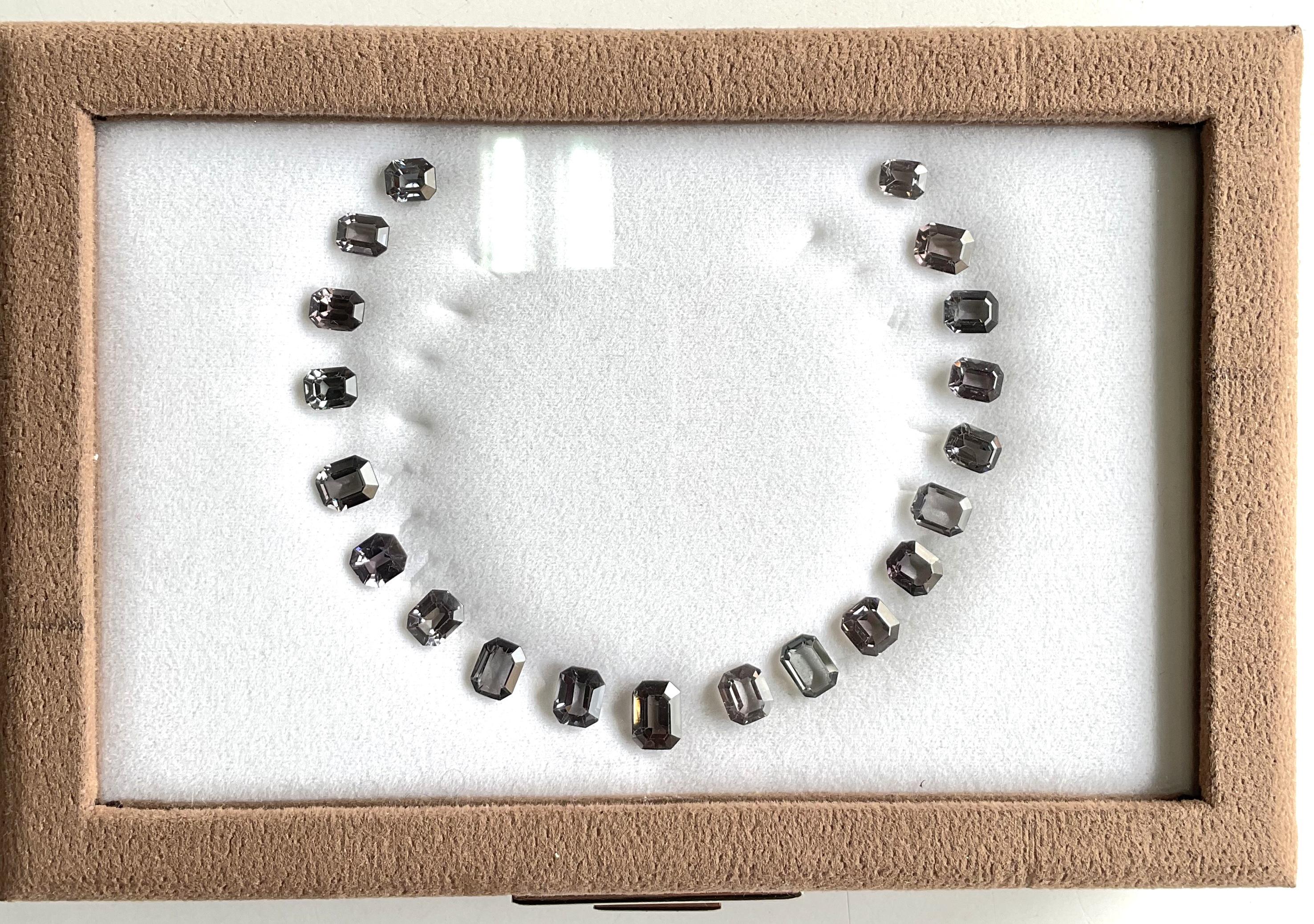 23,01 Karat Burma Grey Spinel Top Qualität Natürlicher Oktagon Schliff Stein Layout Edelstein im Angebot 3
